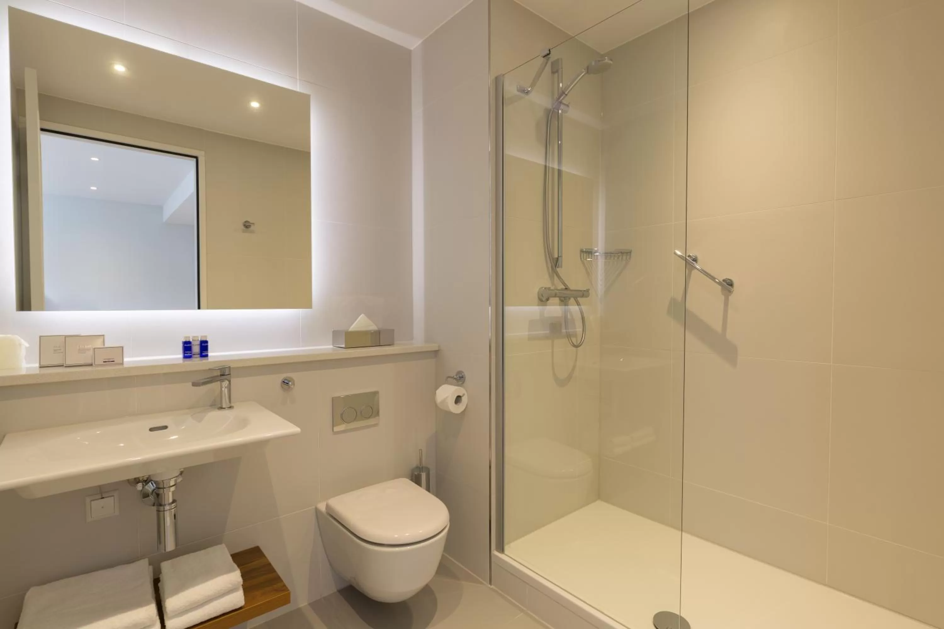 Bathroom in PREMIER SUITES Rotterdam