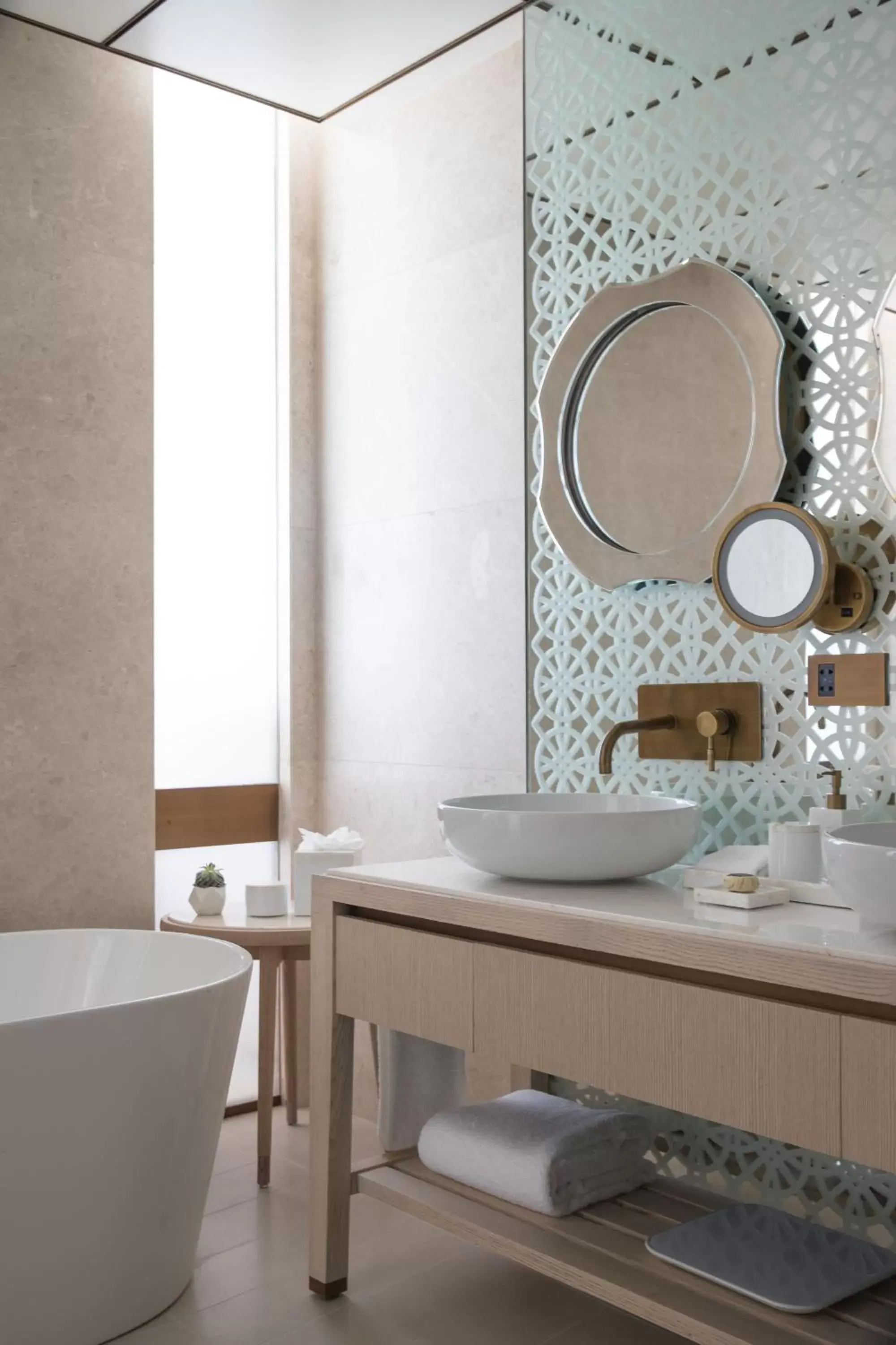 Ocean View Deluxe King Room in Jumeirah Saadiyat Island Abu Dhabi Ocean View Deluxe King Room in Jumeirah Saadiyat Island Abu Dhabi