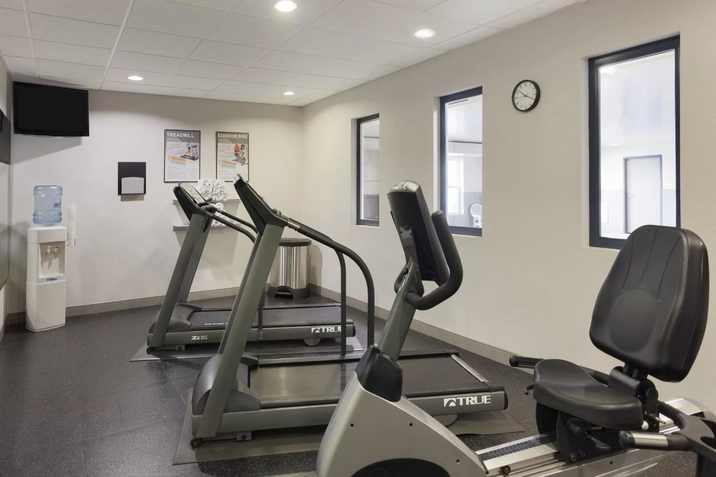 Fitness centre/facilities in Country Inn & Suites by Radisson, Harrisonburg, VA