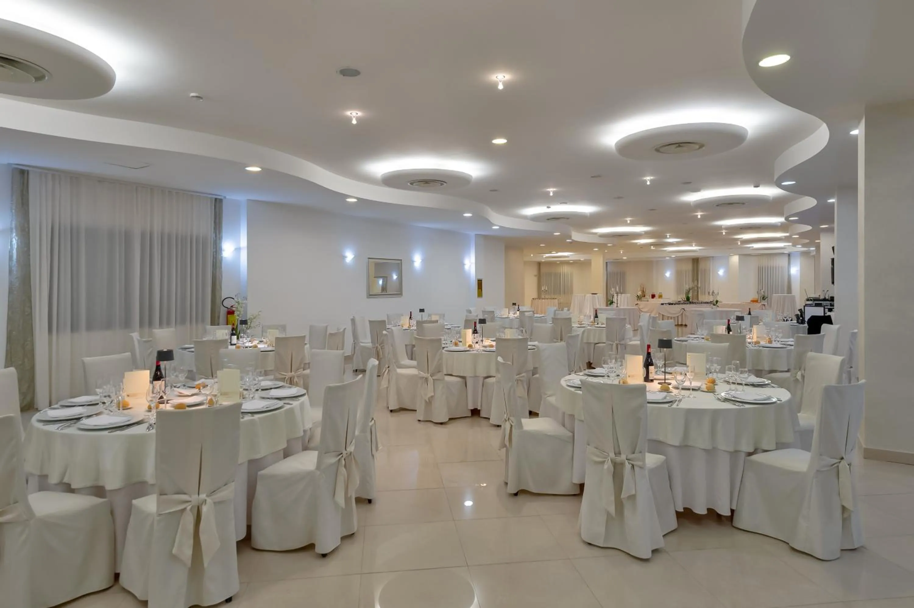 Restaurant/places to eat in Grand Hotel Sofia