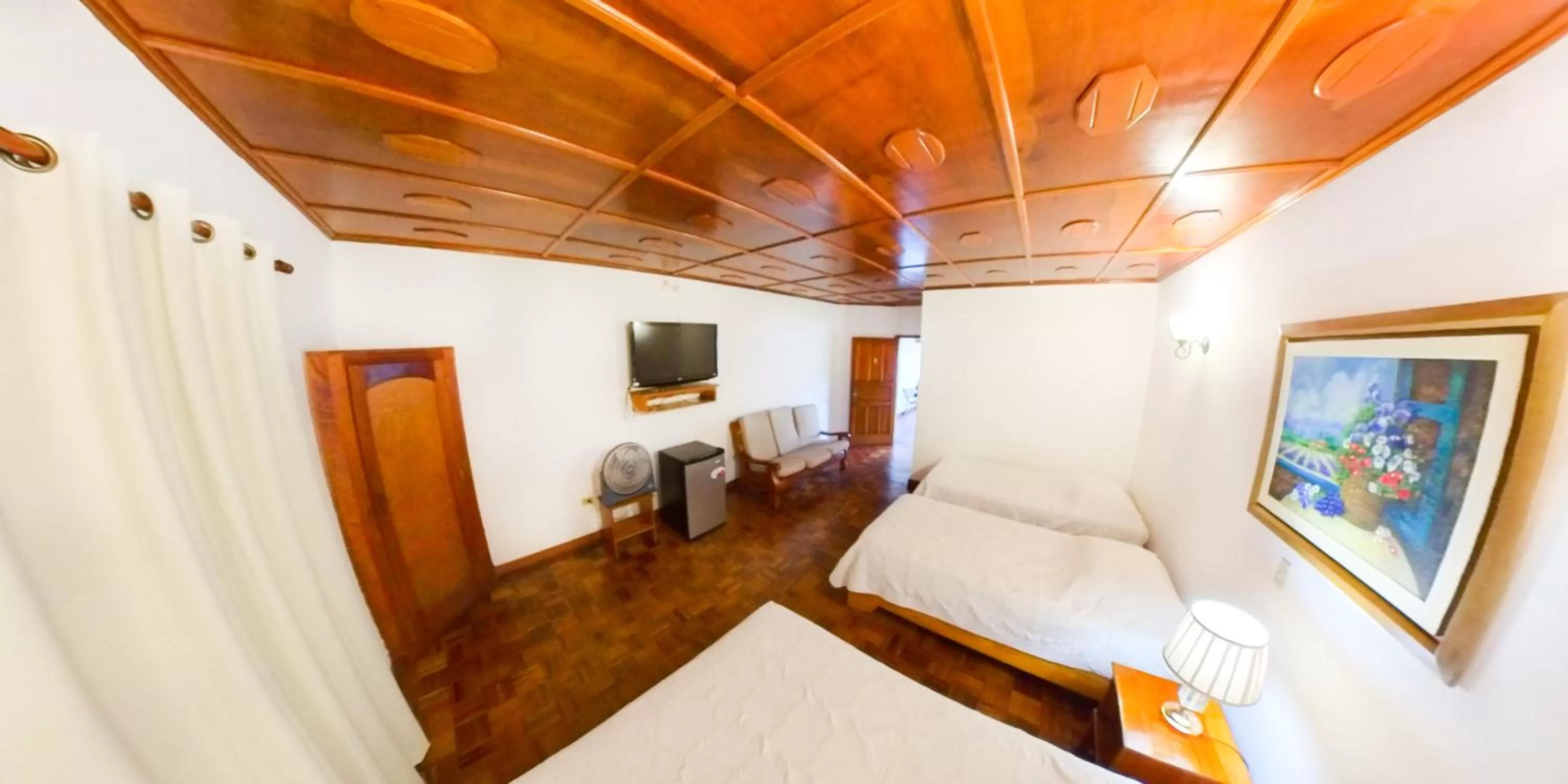 TV and multimedia in Hotel Rebequet