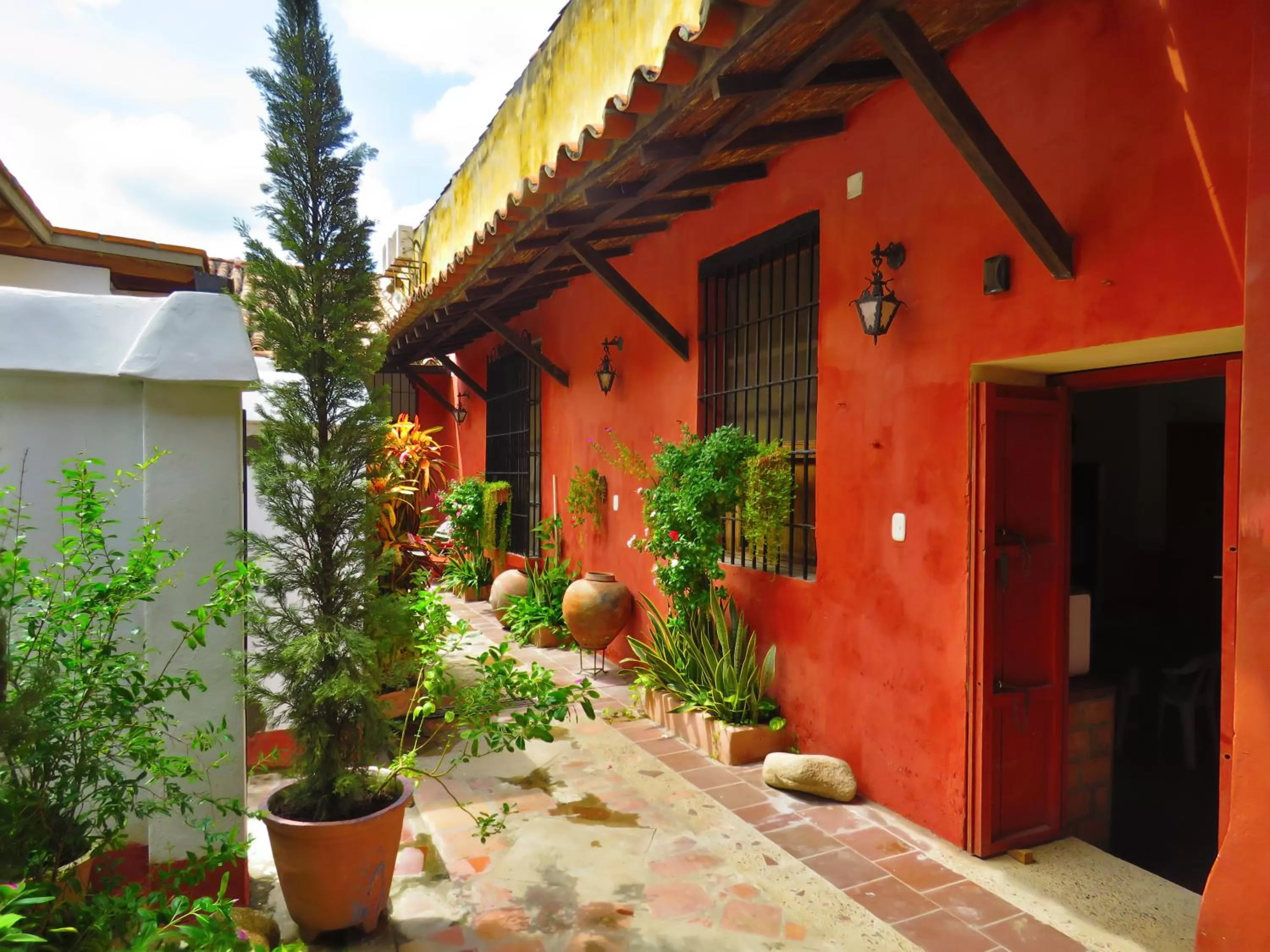Inner courtyard view in CASA SINNING-año1637