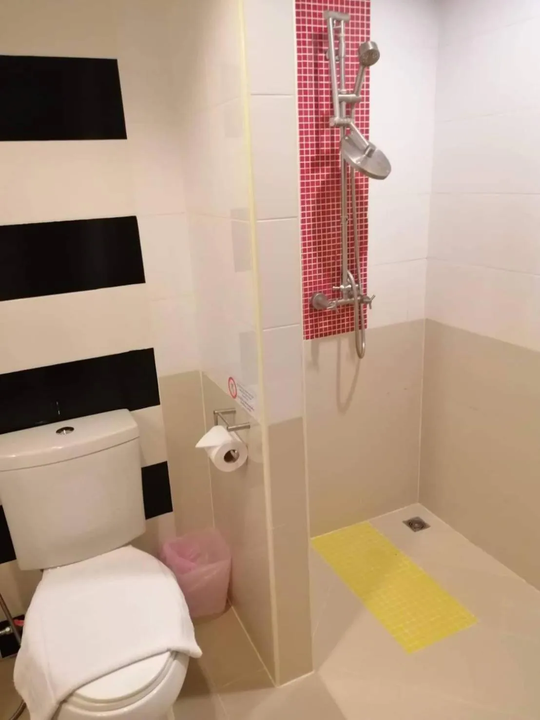 Shower in Ayara Grand Palace Hotel