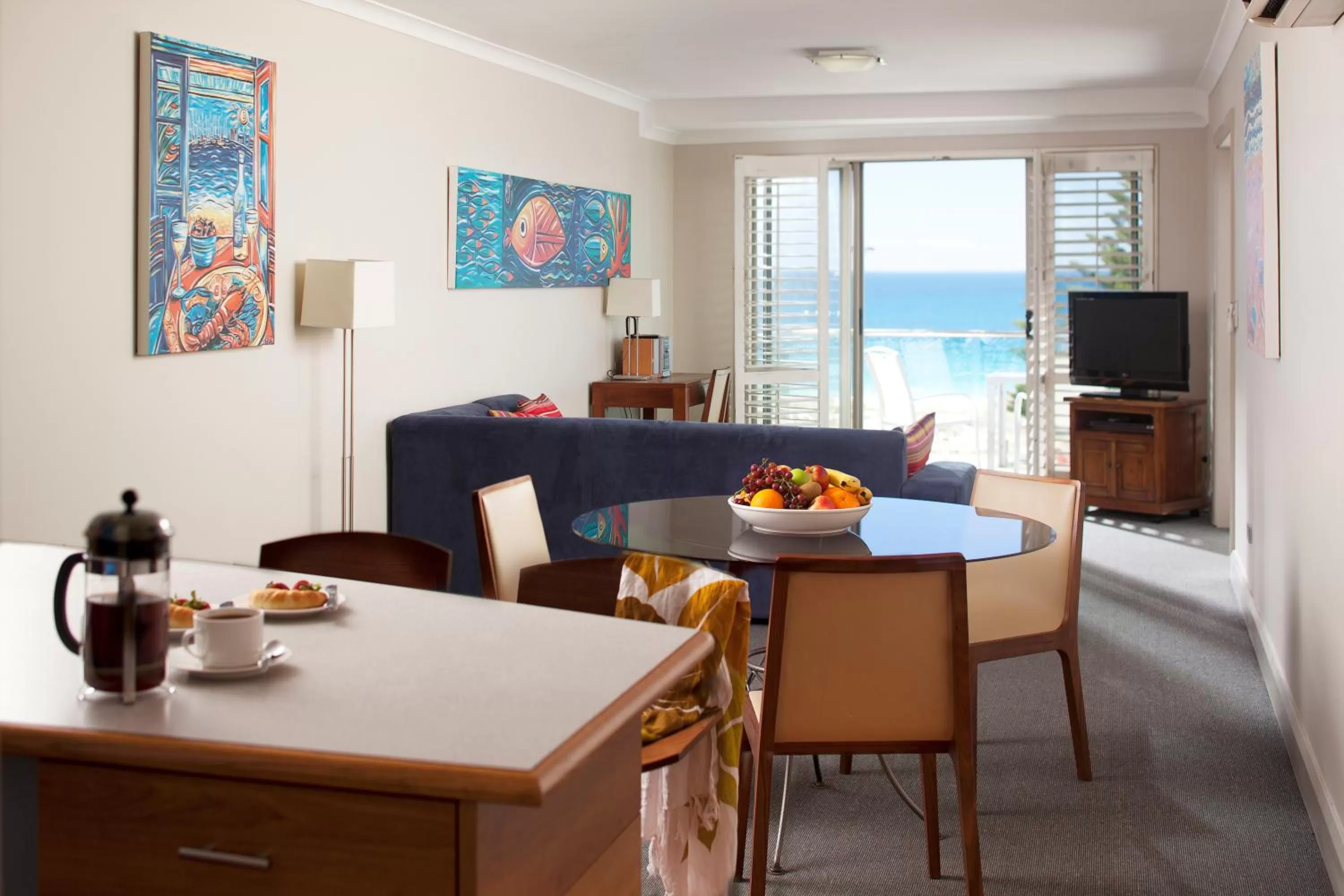 Photo of the whole room in Seashells Scarborough