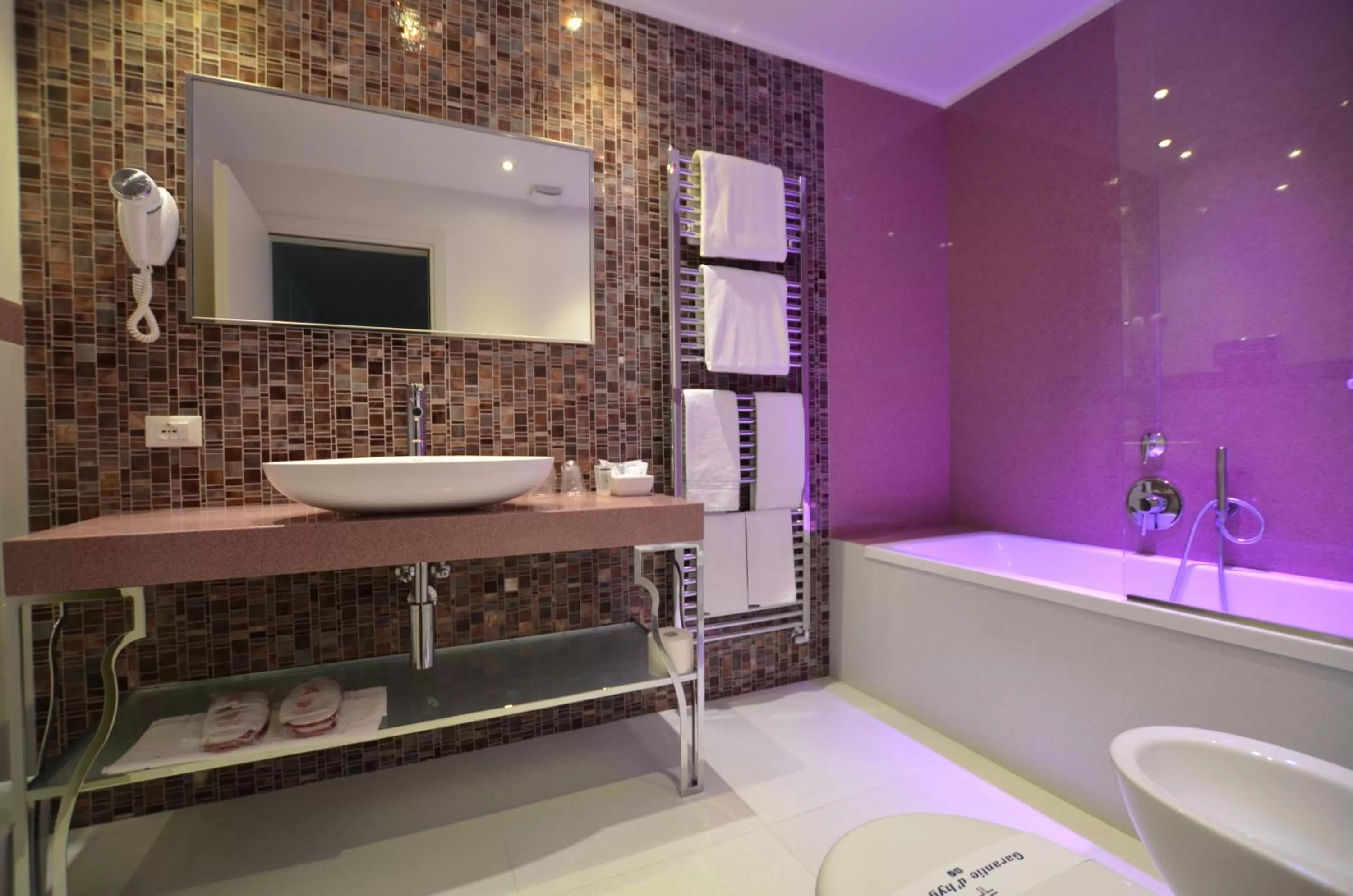 Bathroom in Hotel Campo Marzio