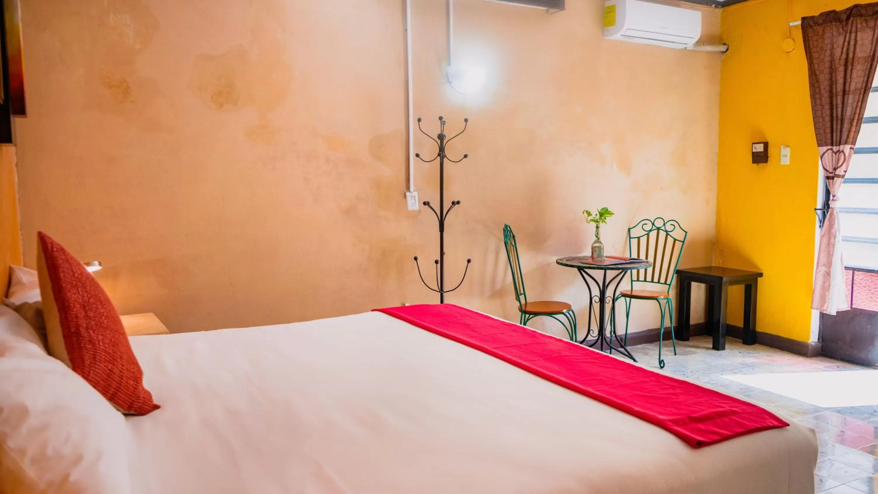 Photo of the whole room, Bed in Hotel Mucuy