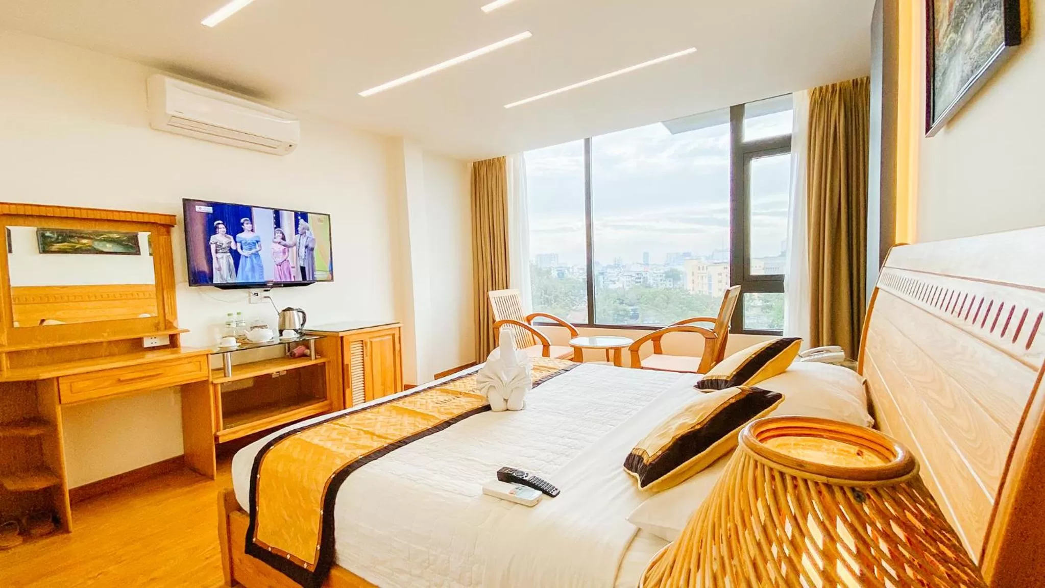 City view, Bed in Duc Vuong Saigon Hotel - Cao Thang