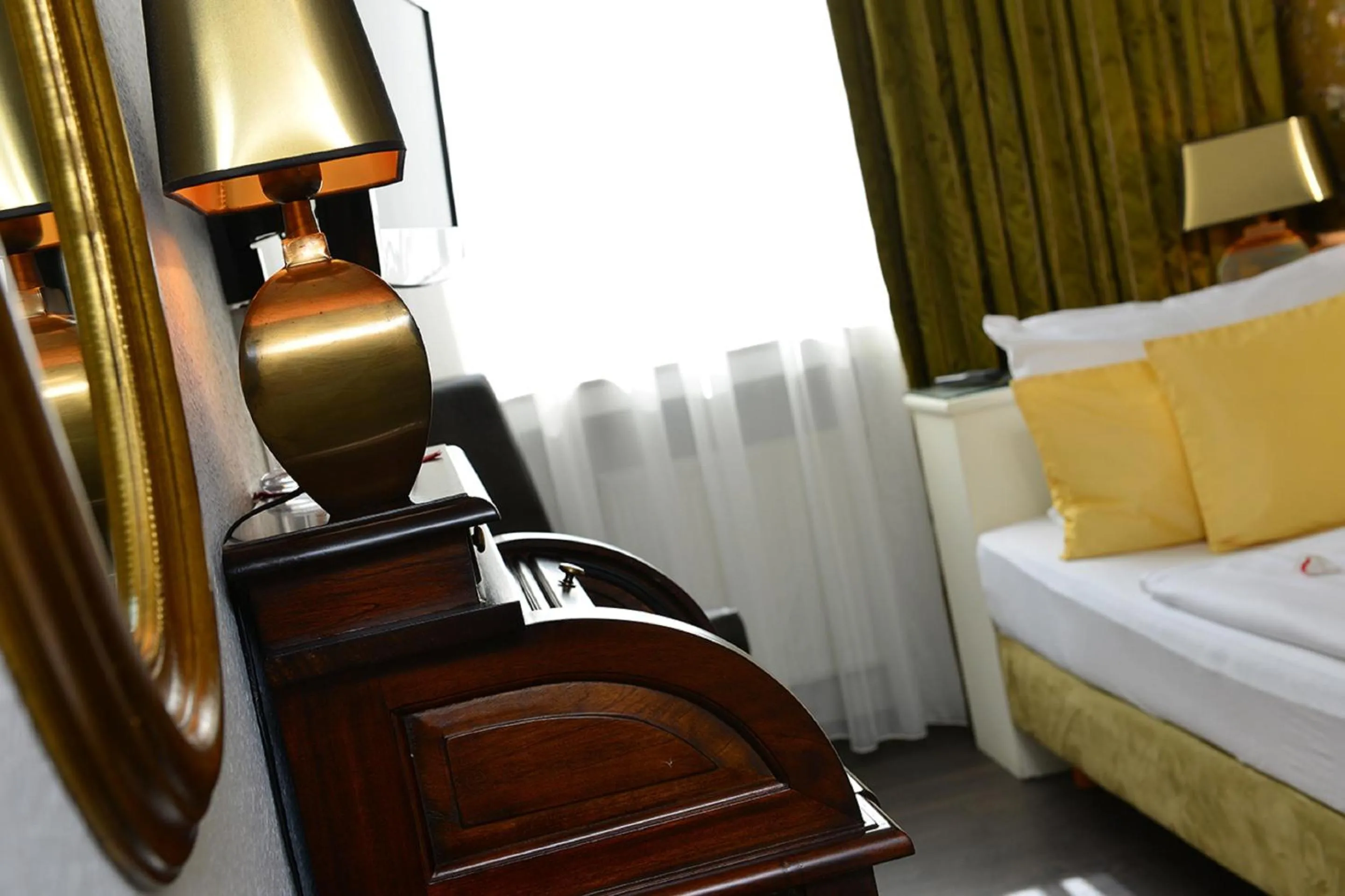 Photo of the whole room, Bed in Hotel Domspitzen