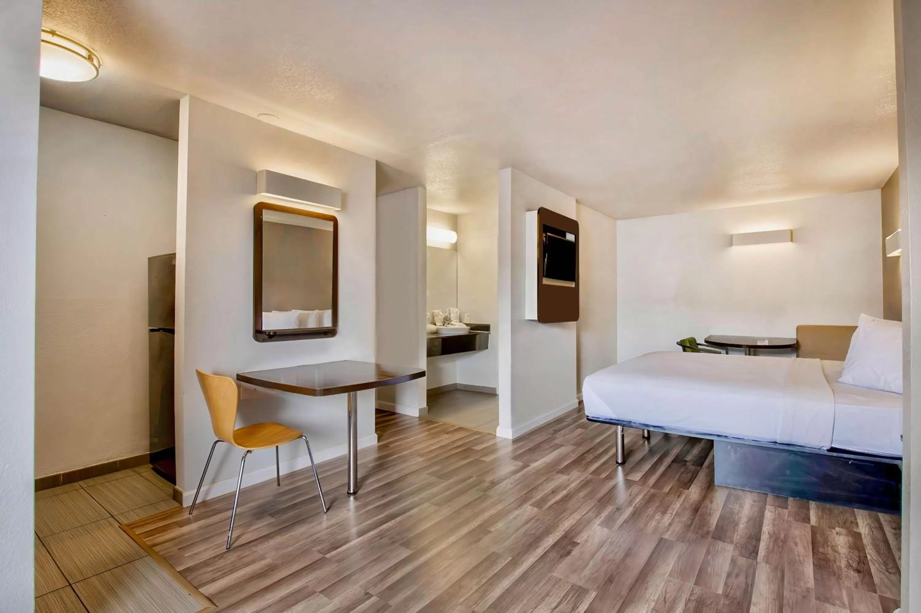 Bedroom, Bed in Studio 6-San Antonio, TX - Airport