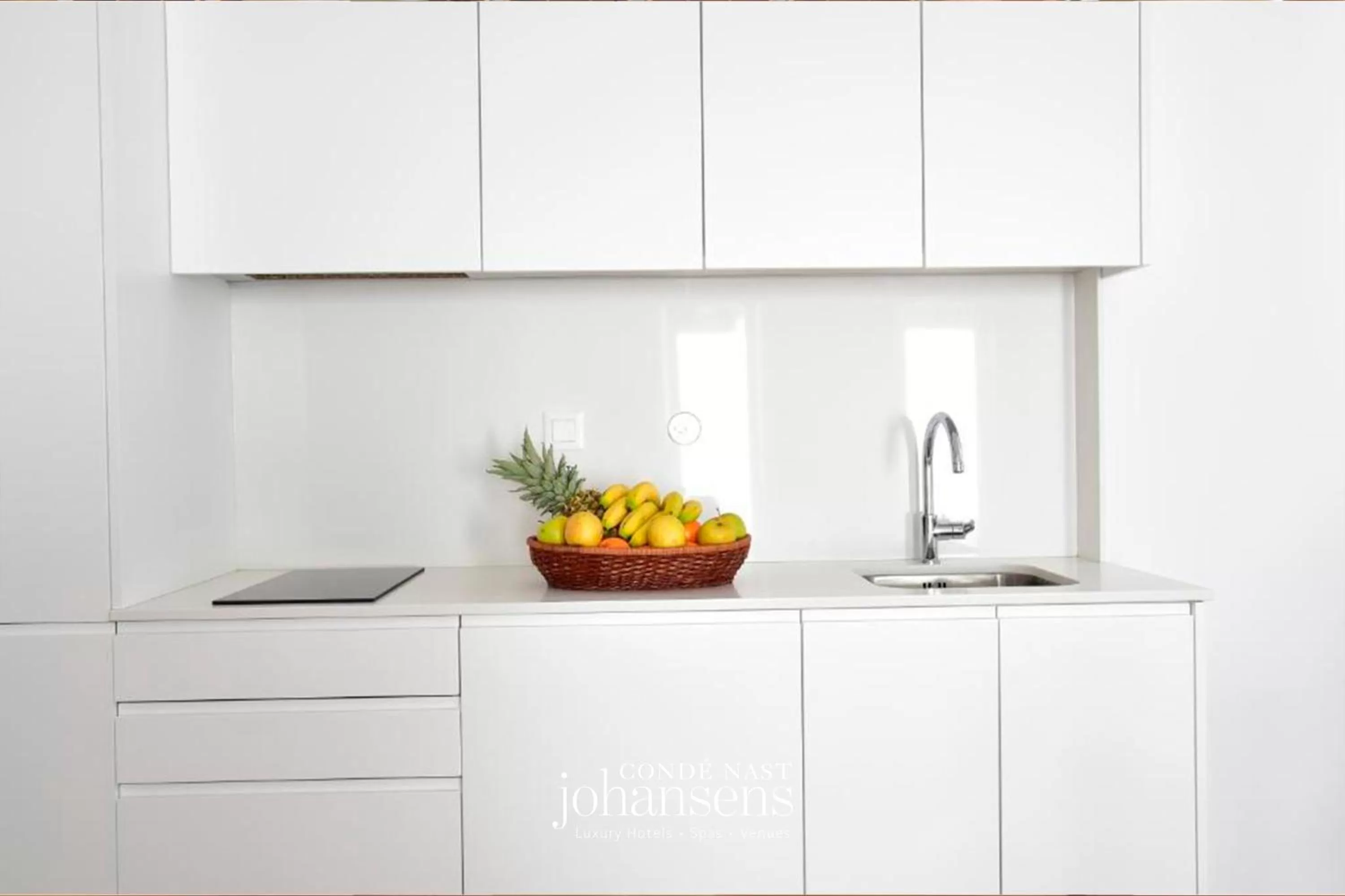 Kitchen or kitchenette in Casa Melo Alvim - by Unlock Hotels