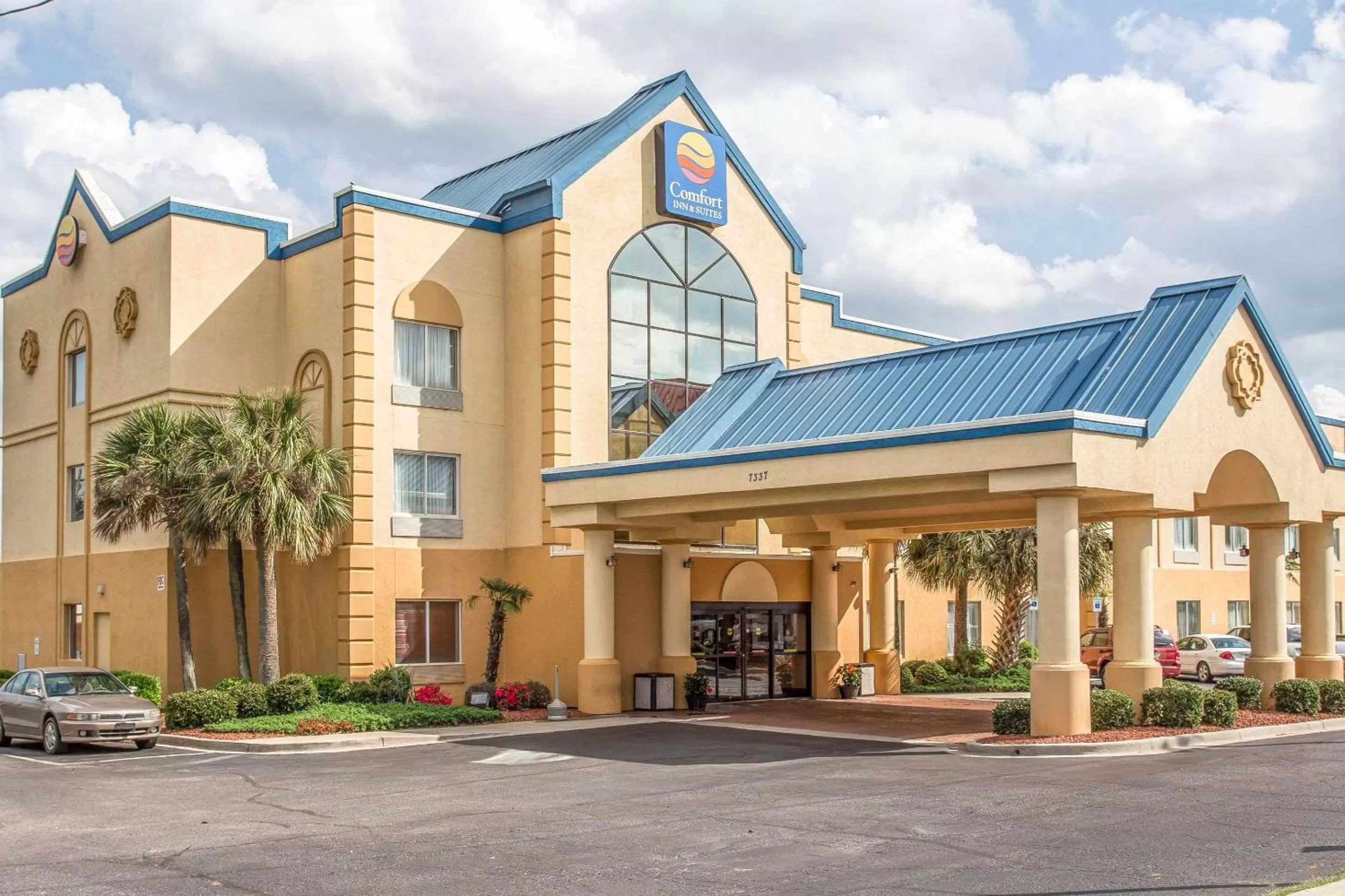 Property building in Comfort Inn & Suites FtJackson Maingate