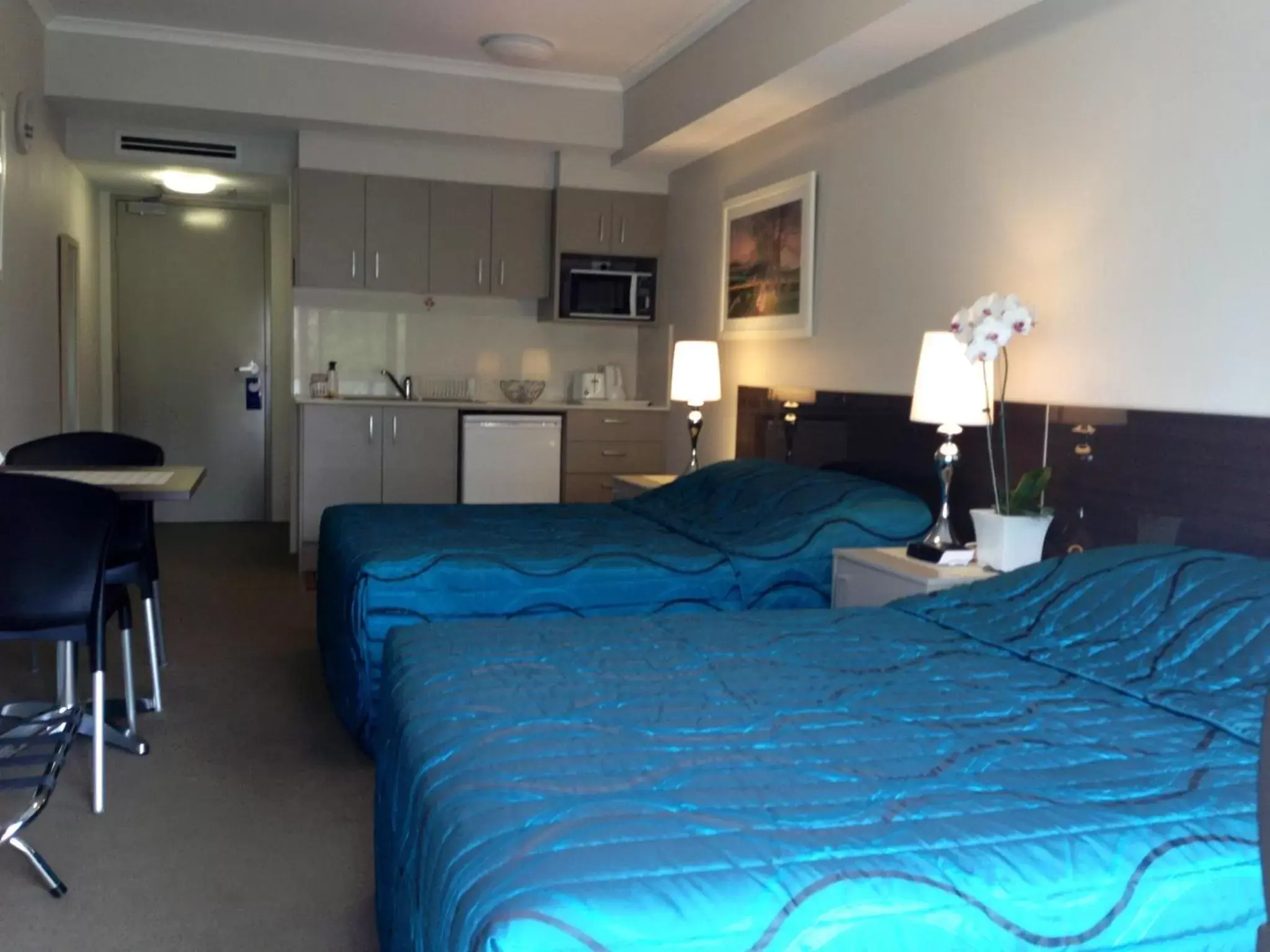 Deluxe Triple Room in Strathfield Executive Accommodation Deluxe Triple Room in Strathfield Executive Accommodation