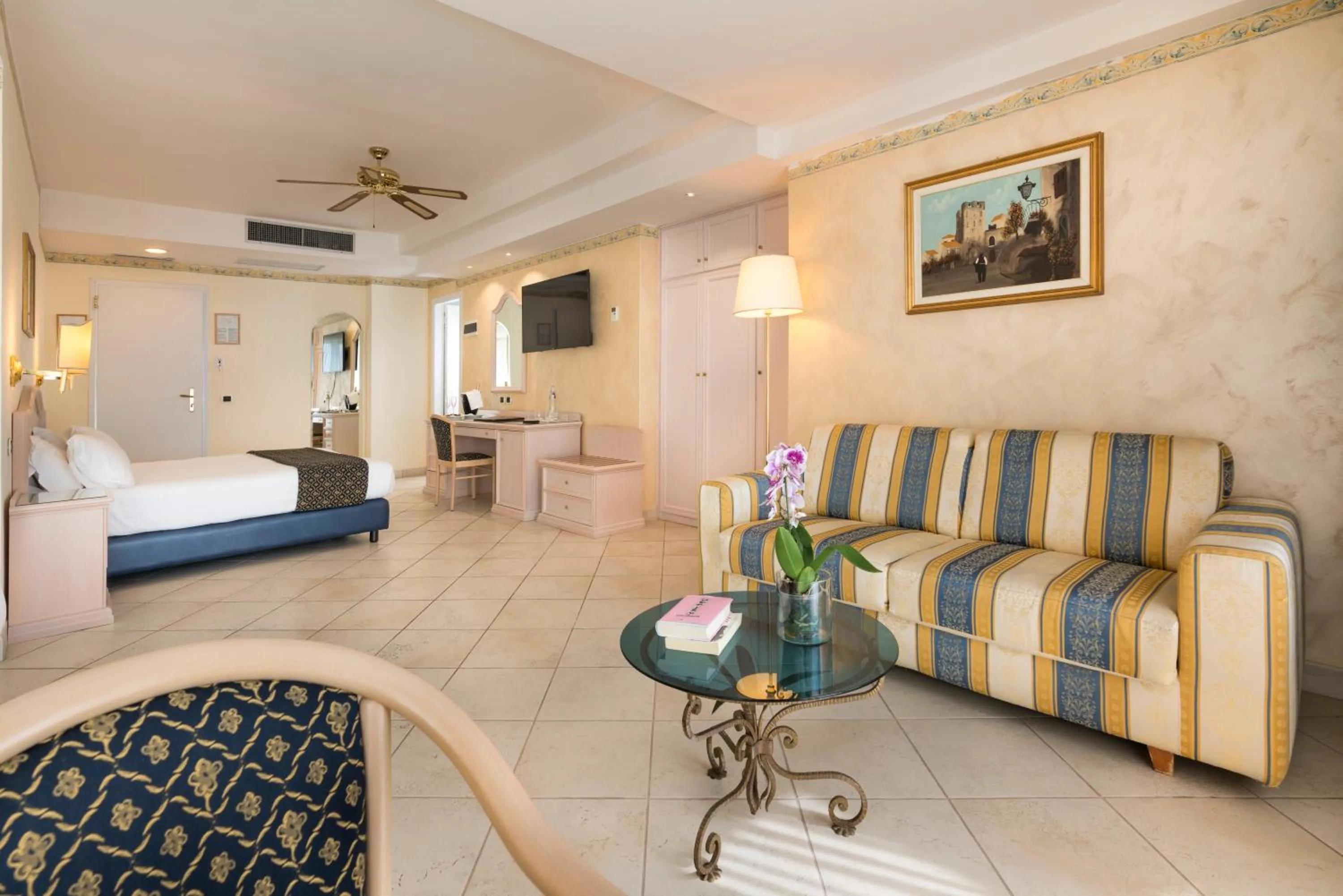 Photo of the whole room, Bed in Sant Alphio Garden Hotel & SPA