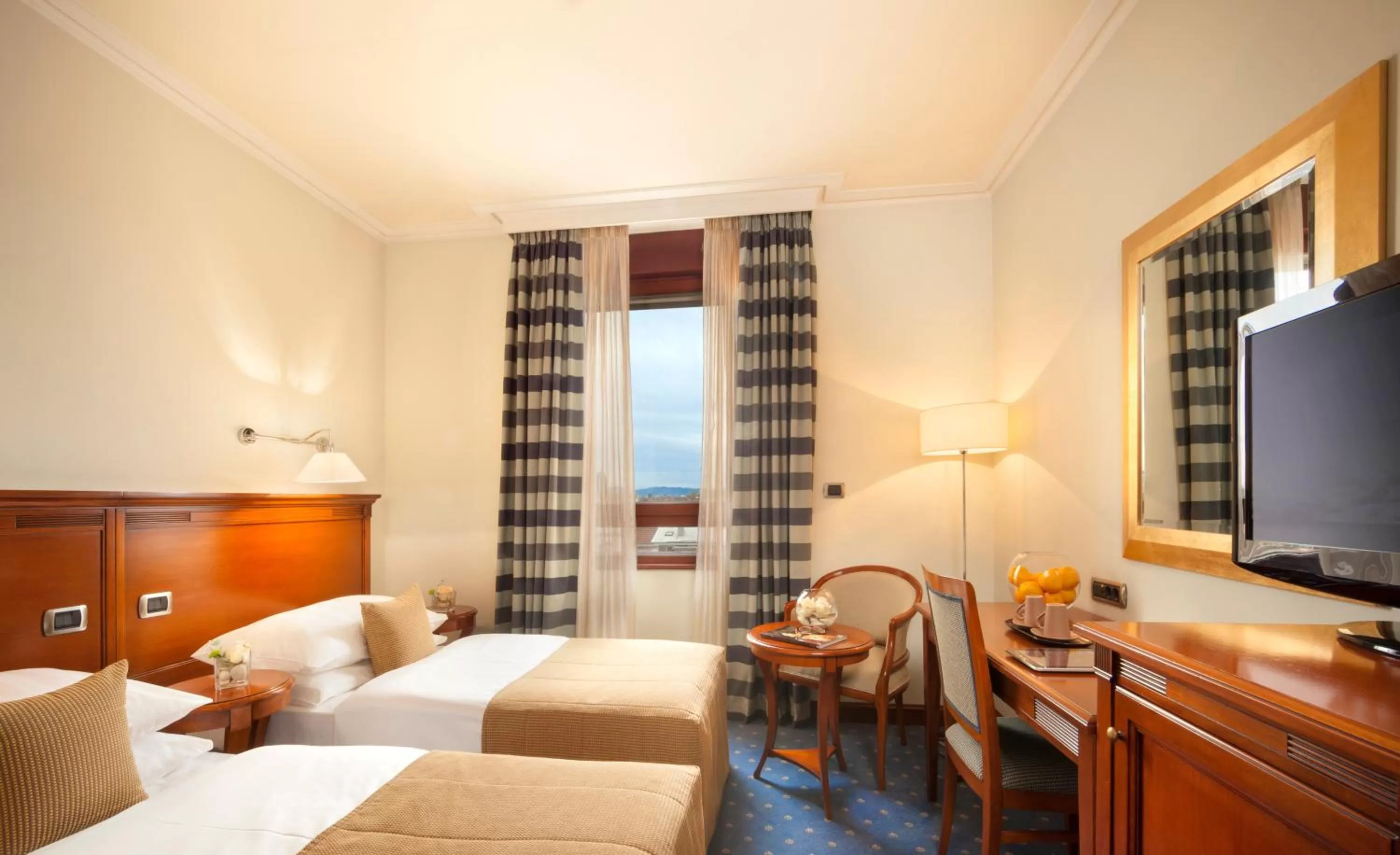 Photo of the whole room, Bed in Best Western Premier Hotel Astoria