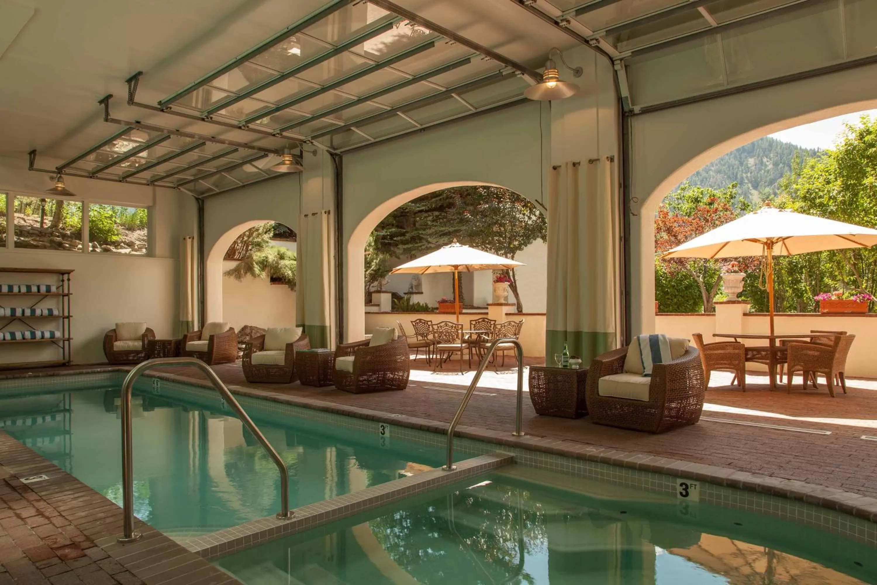 Balcony/Terrace in Knob Hill Inn