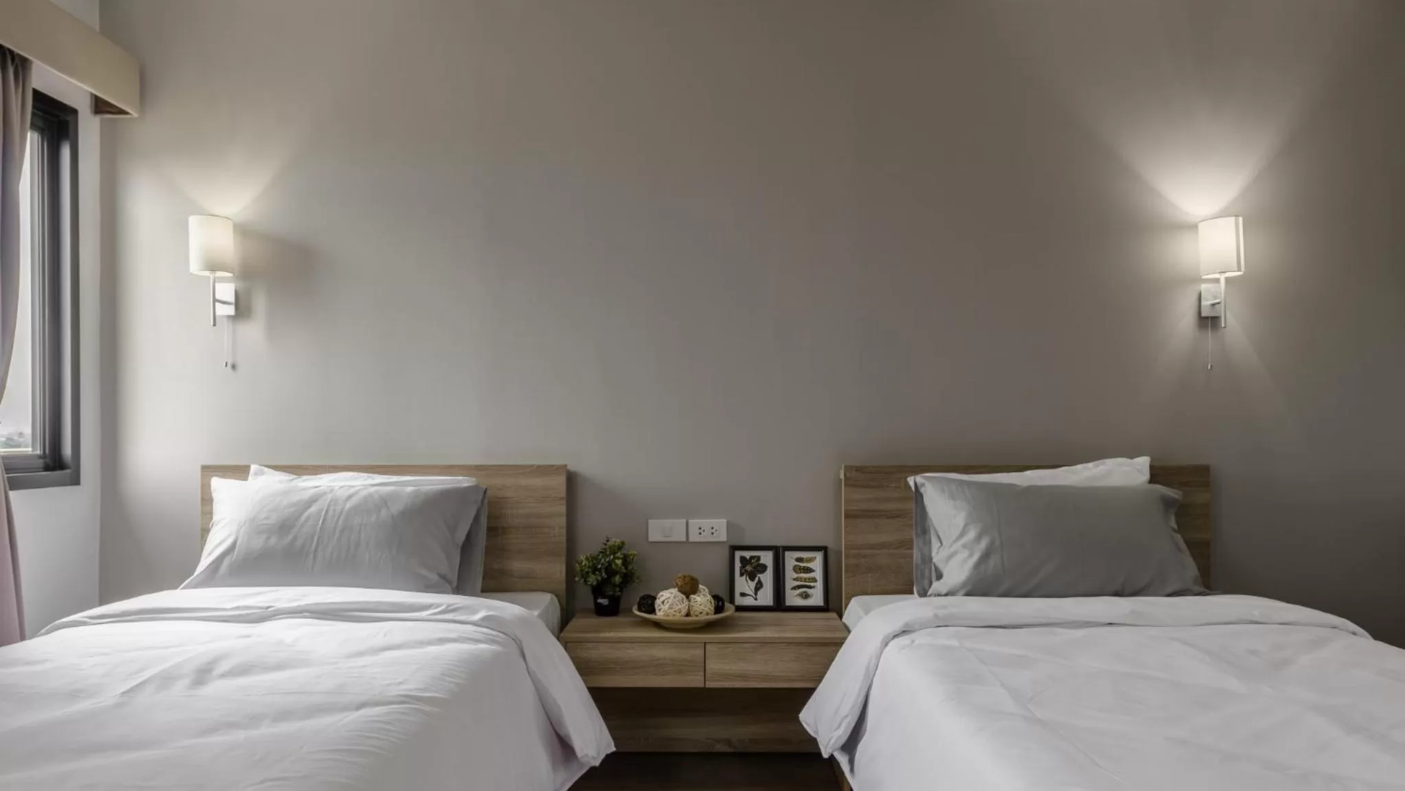 Photo of the whole room, Bed in Carnation Residence