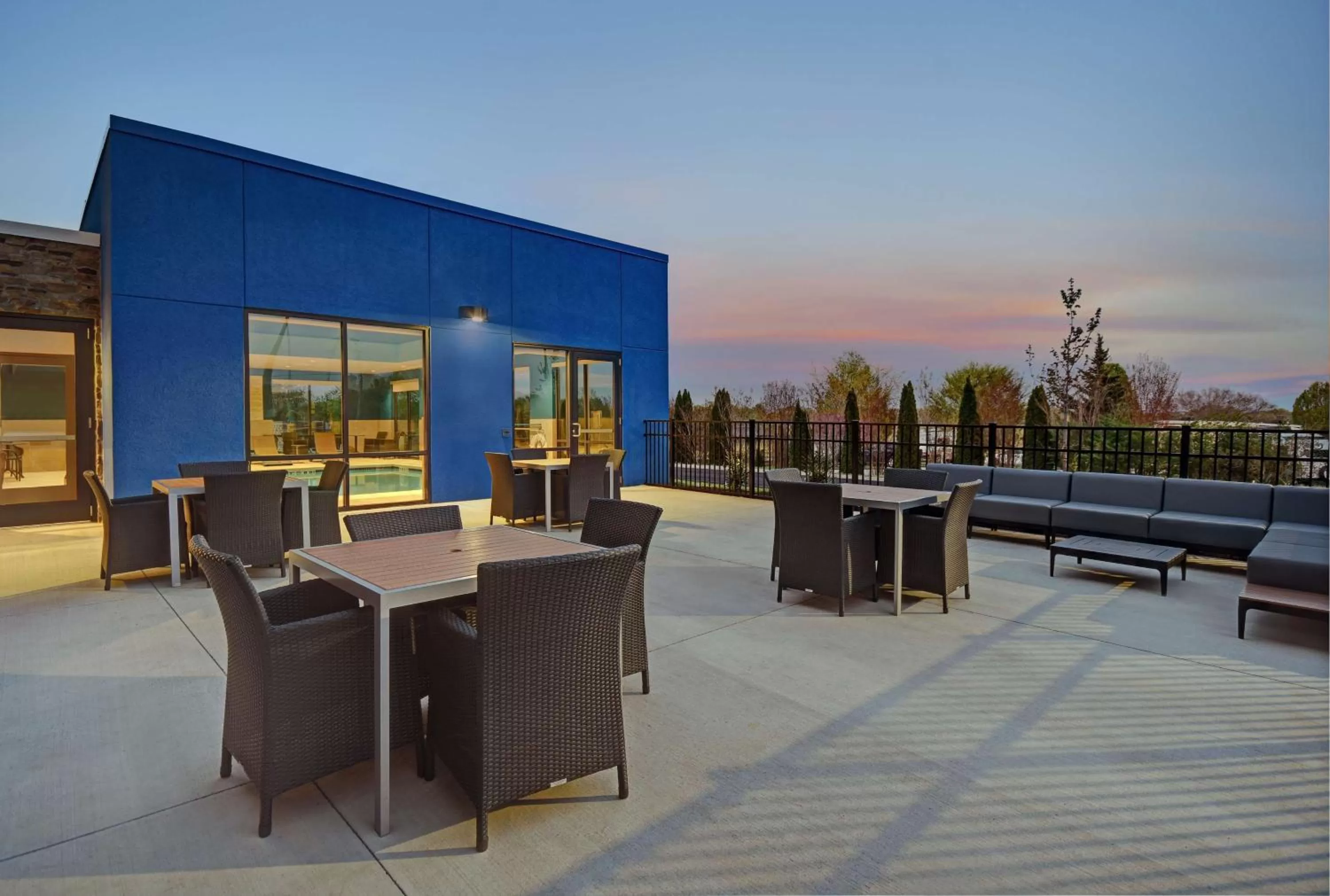 Patio in Hampton Inn Cave City, KY