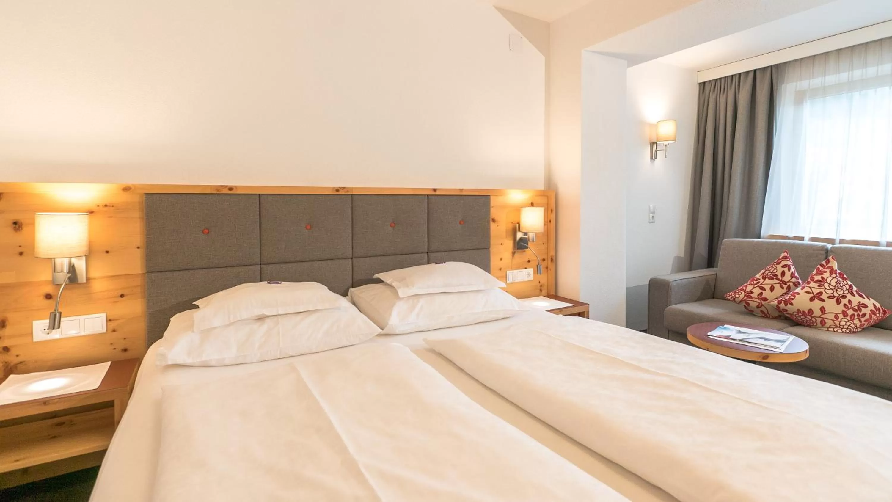 Photo of the whole room, Bed in Wellnesshotel Mein Almhof Superior