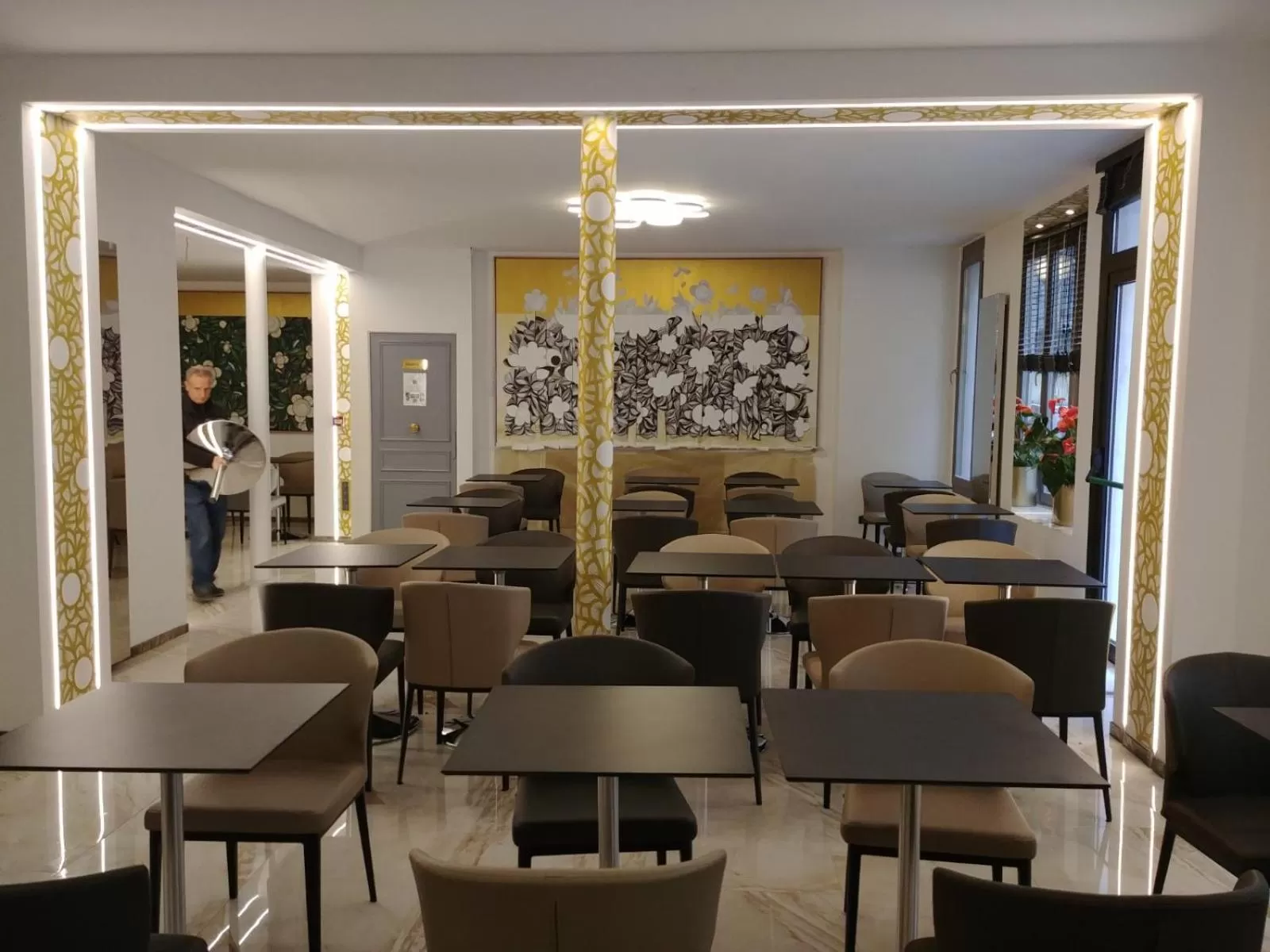 Restaurant/places to eat in Hotel Aida Opera