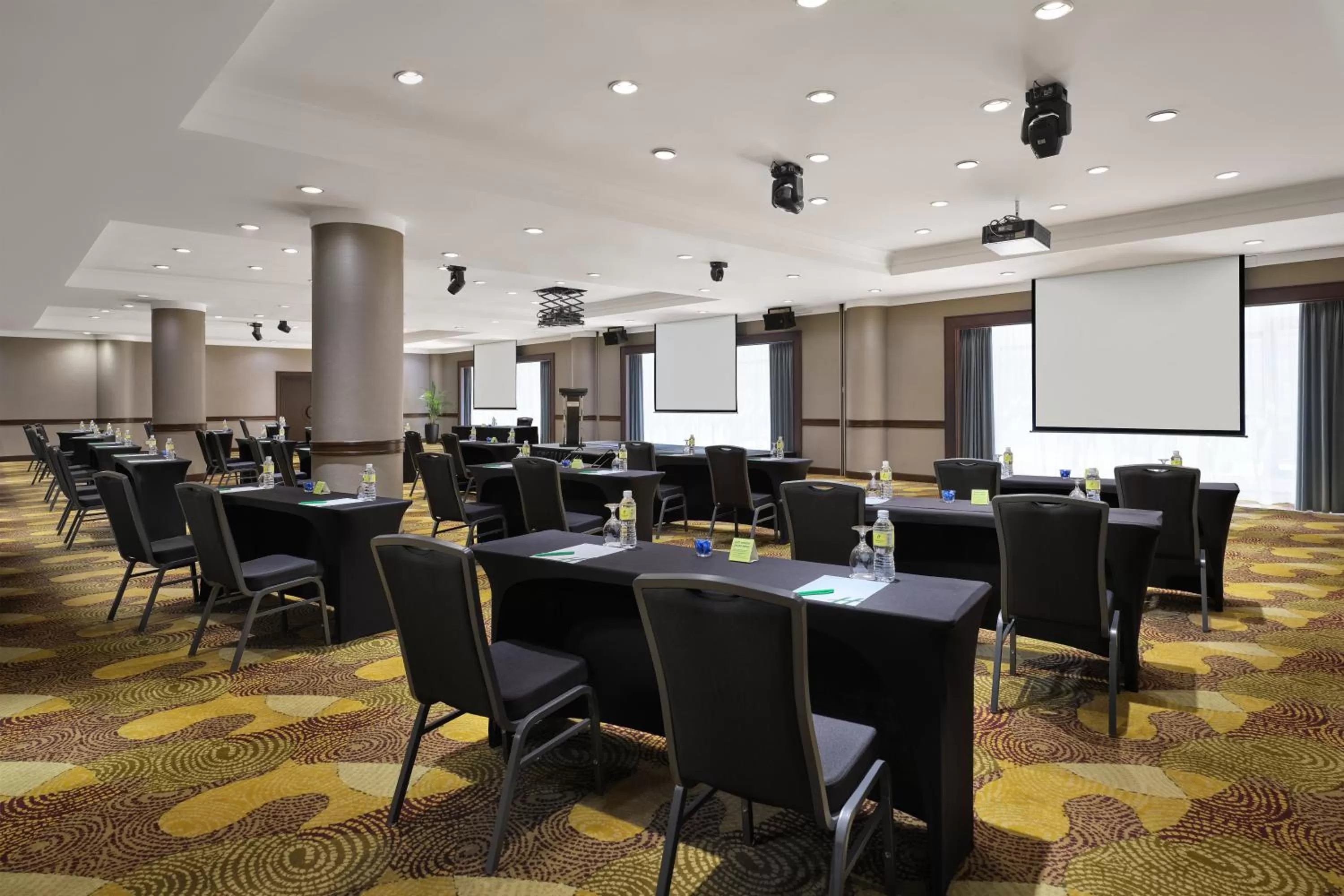 Meeting/conference room in Holiday Inn Singapore Atrium by IHG