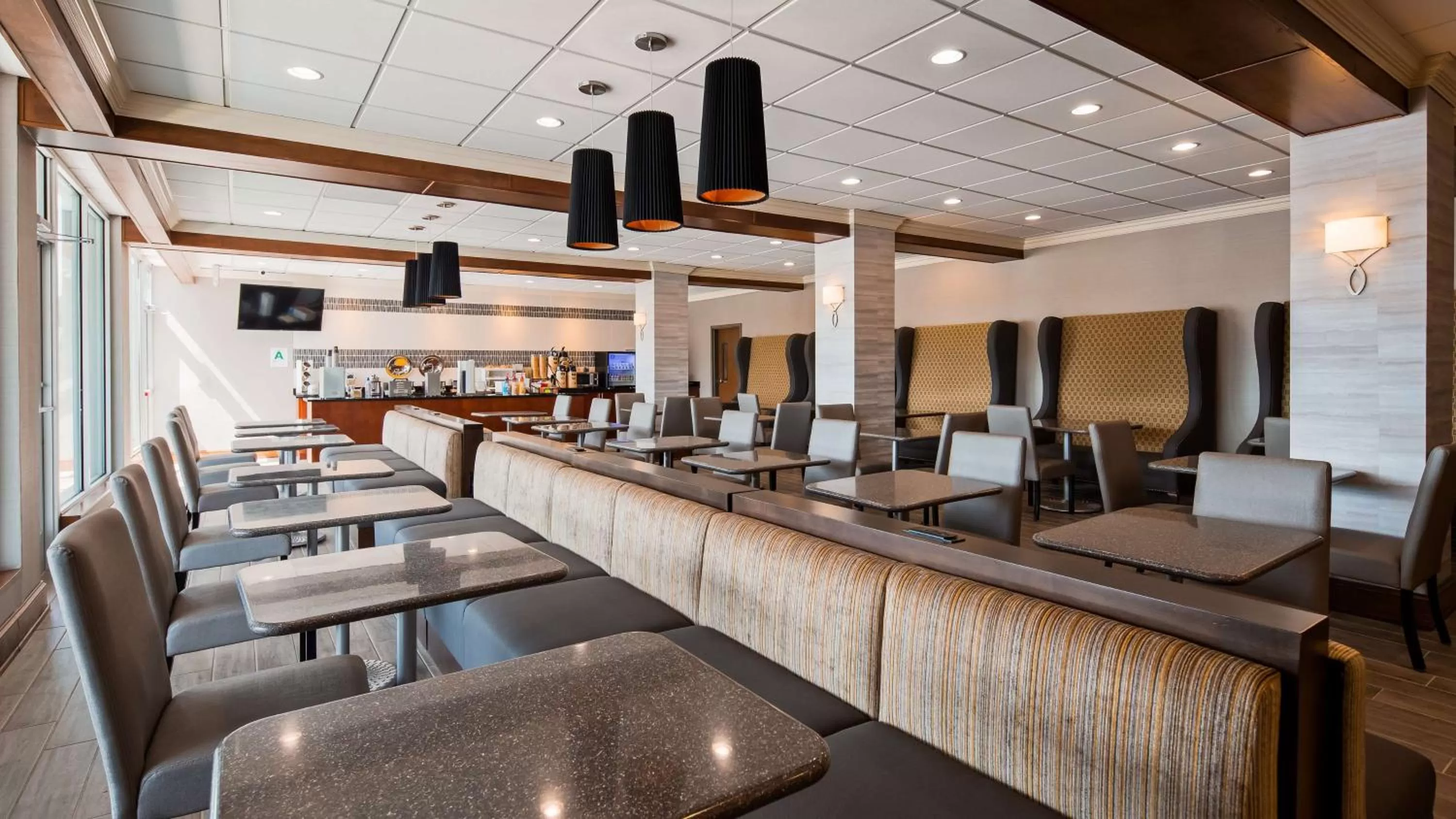 Restaurant/places to eat in Best Western Premier Airport/Expo Center Hotel