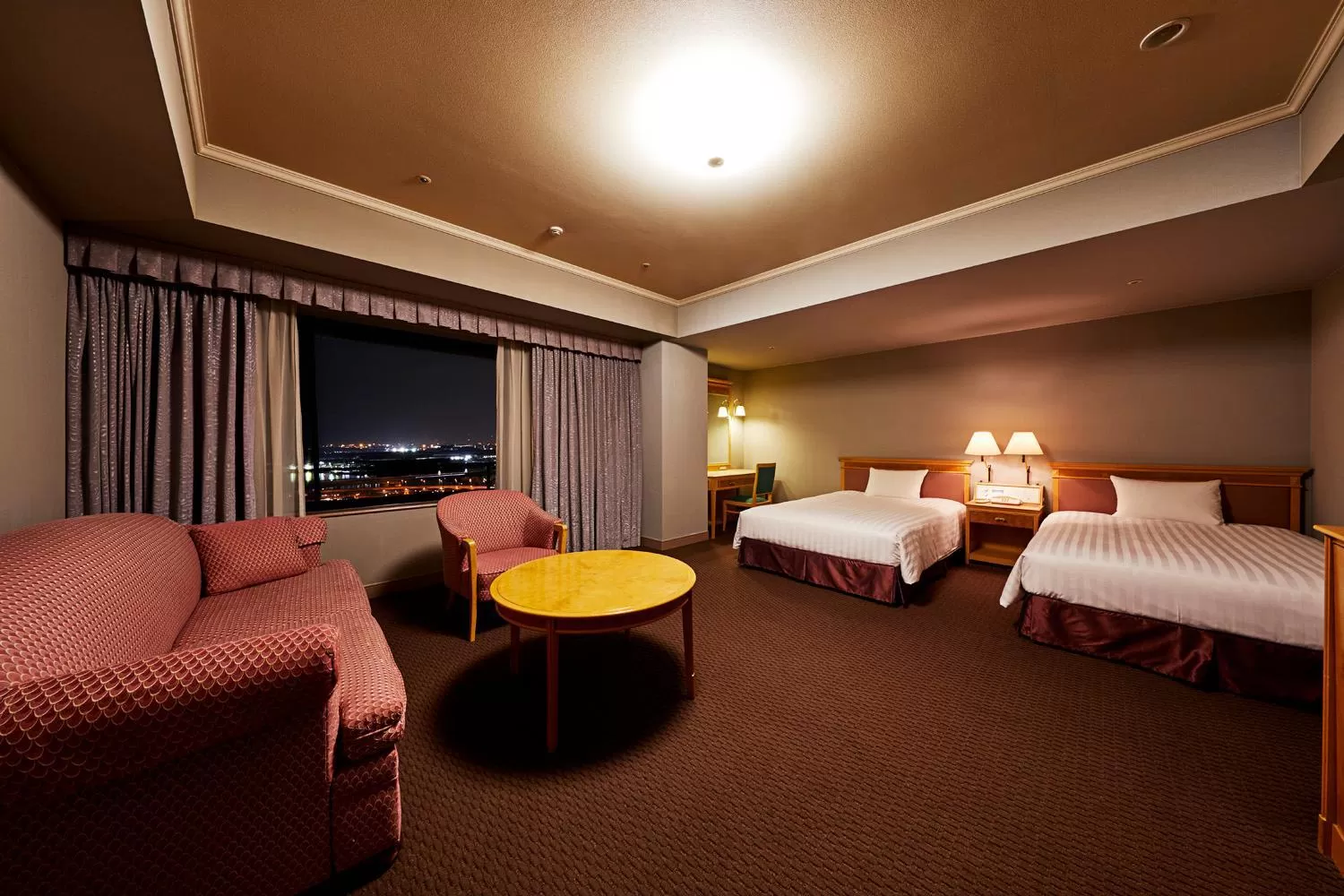 Photo of the whole room, Bed in Hotel Agora Regency Osaka Sakai