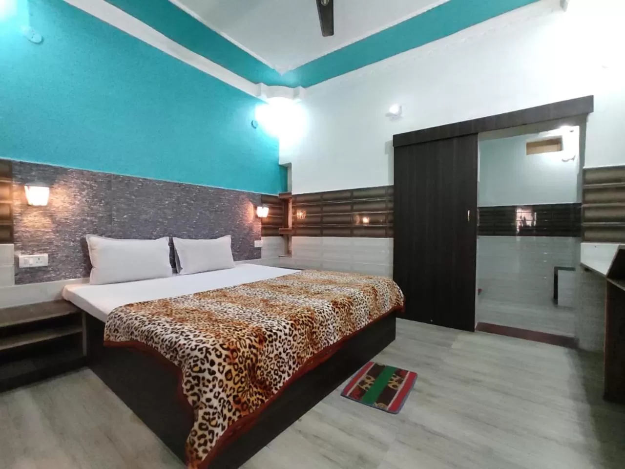 Bedroom in Hotel Vijay