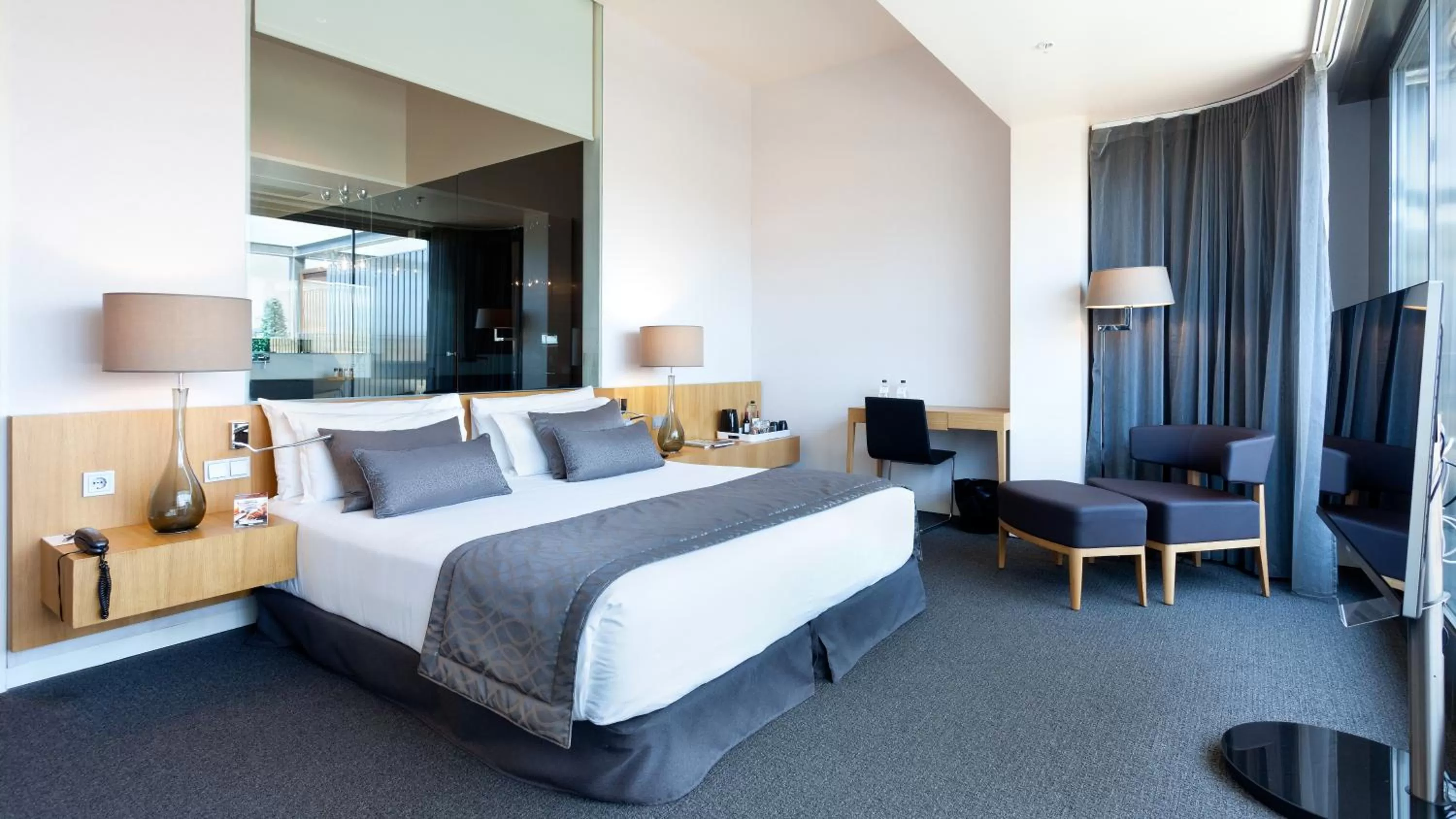 Photo of the whole room, Bed in Hotel Royal Passeig de Gracia