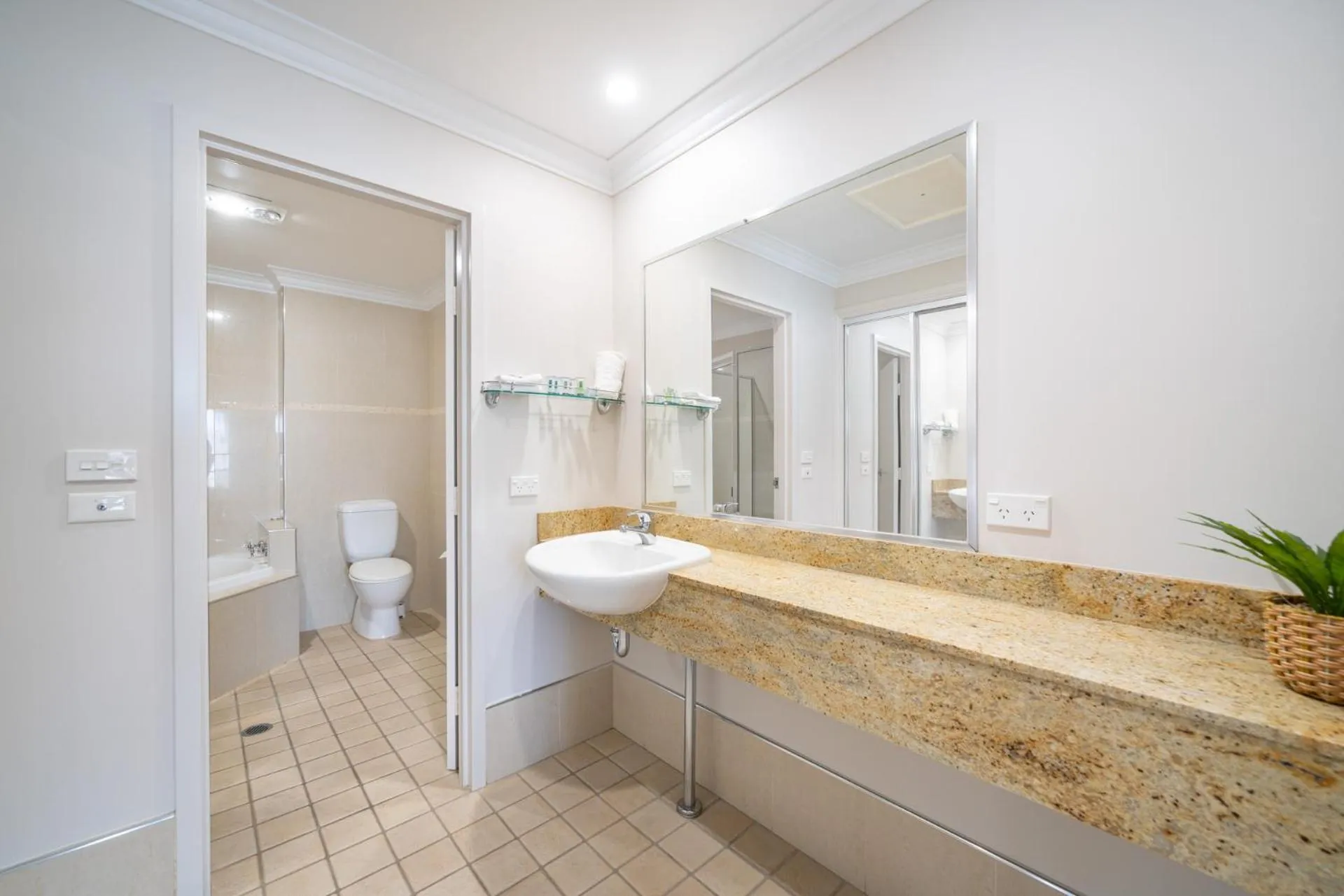 Bathroom in Heritage Inn Bathurst