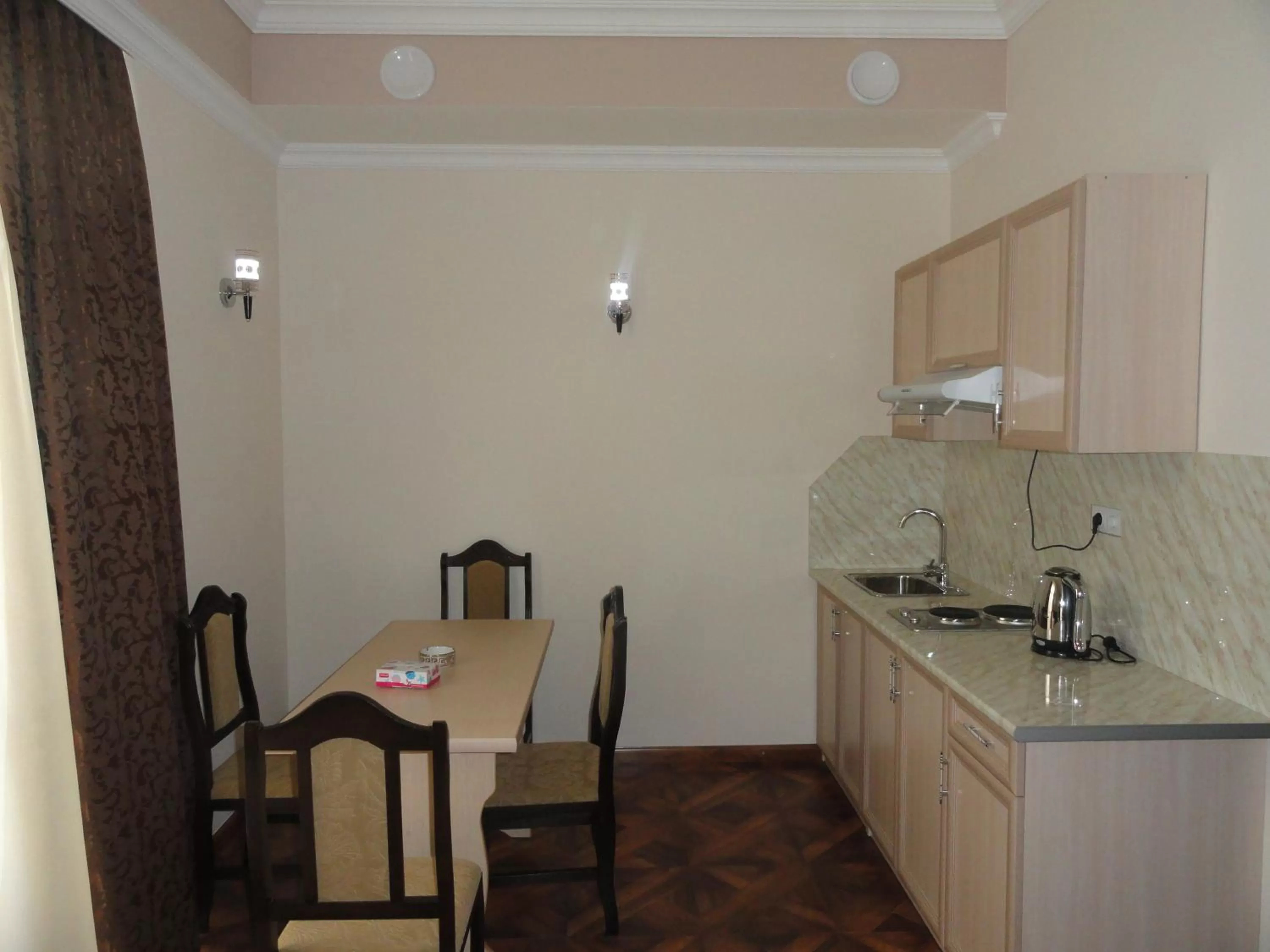 Kitchen or kitchenette, Kitchen/Kitchenette in Diana Hotel