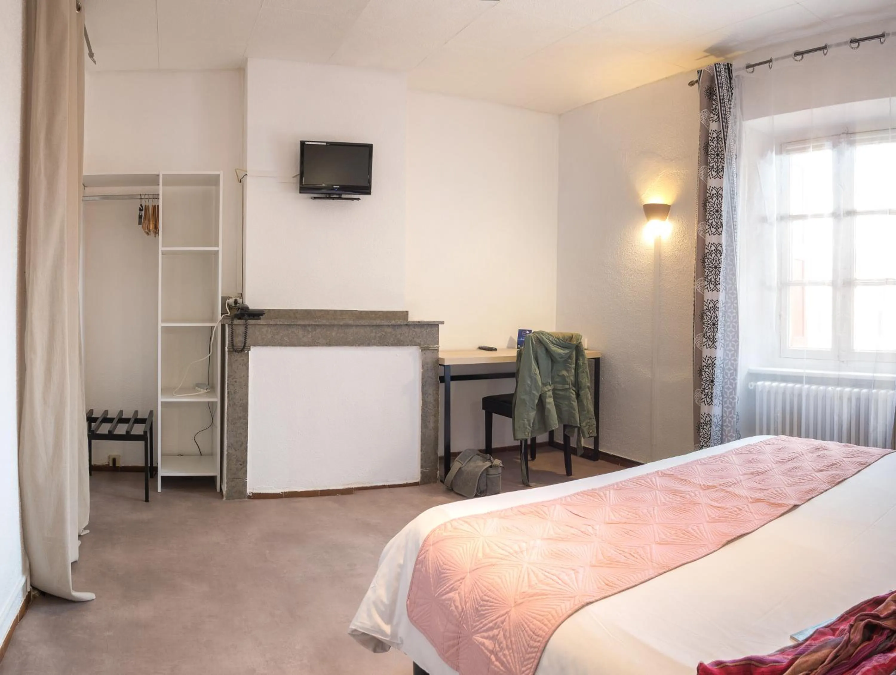 Photo of the whole room, Bed in Hotel Astoria