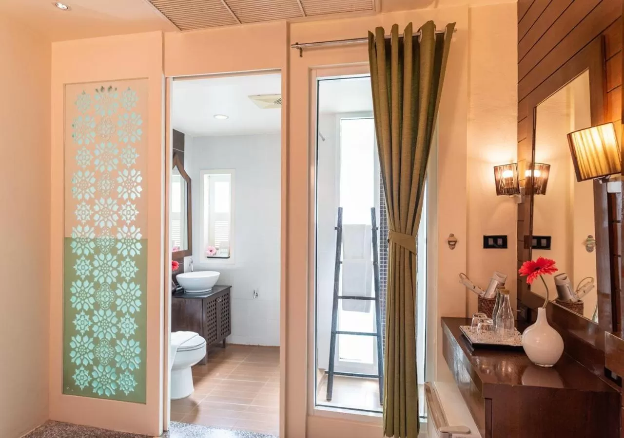 Bathroom, Bed in D&D Inn Khaosan