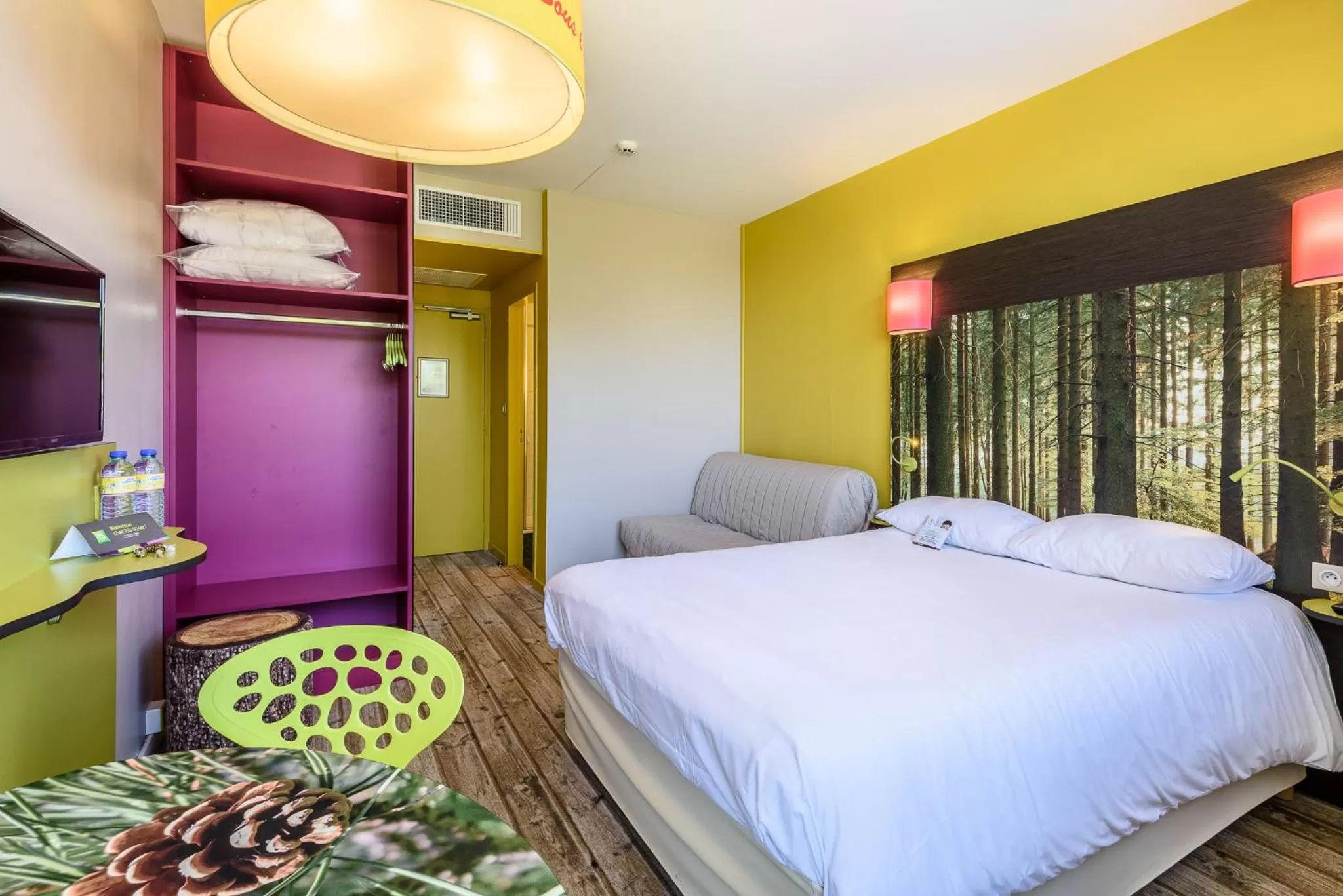 Photo of the whole room, Bed in ibis styles Dax Centre
