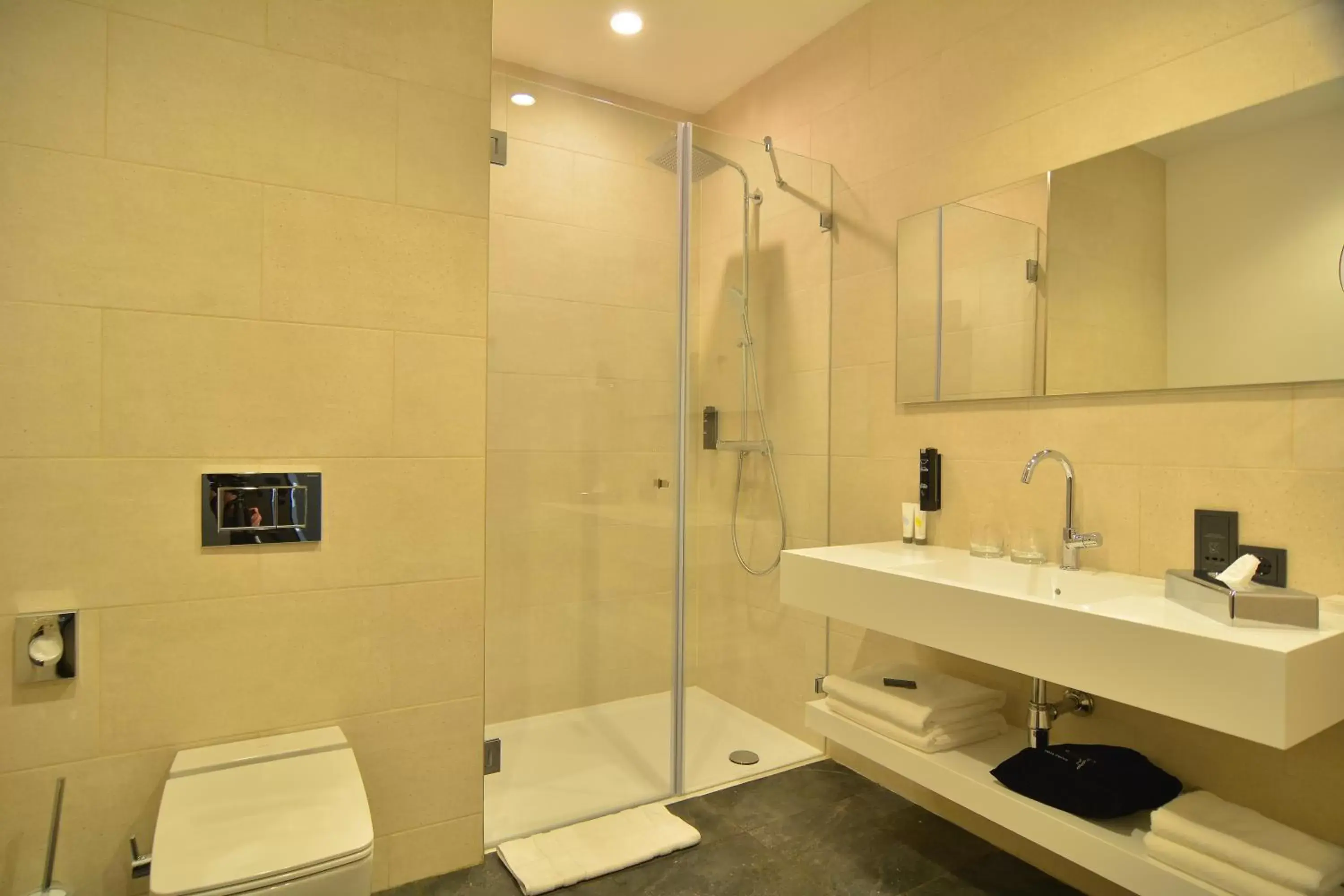 Longstay Room in mk hotel tirana Longstay Room in mk hotel tirana