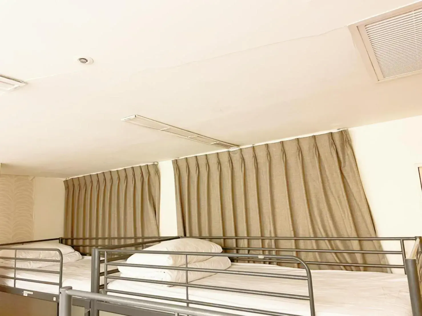 Bunk Bed in Female Dormitory Room in Single inn- KAOHSIUNG LINSEN Bunk Bed in Female Dormitory Room in Single inn- KAOHSIUNG LINSEN