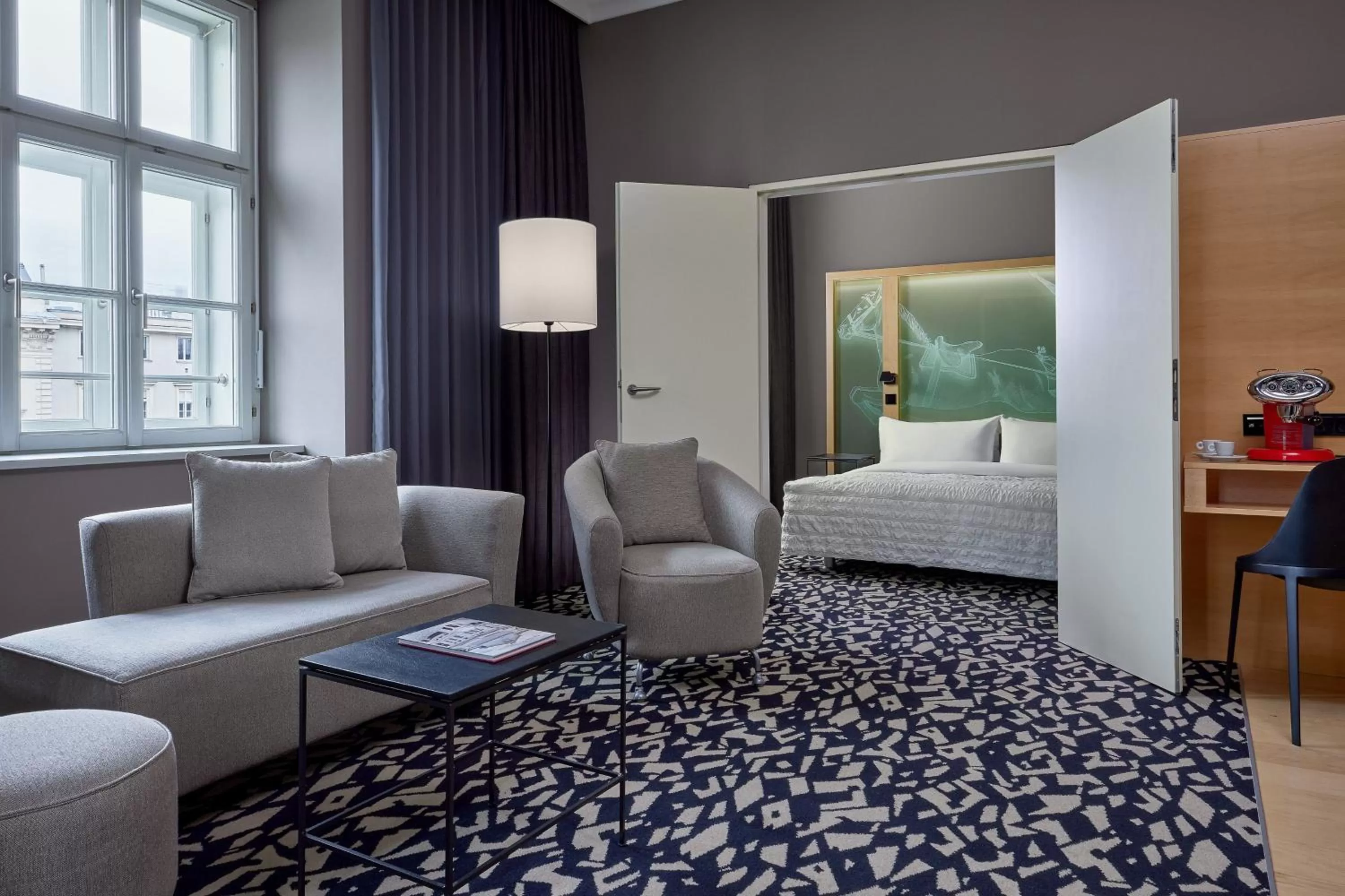 Photo of the whole room, Bed in Le Méridien Vienna