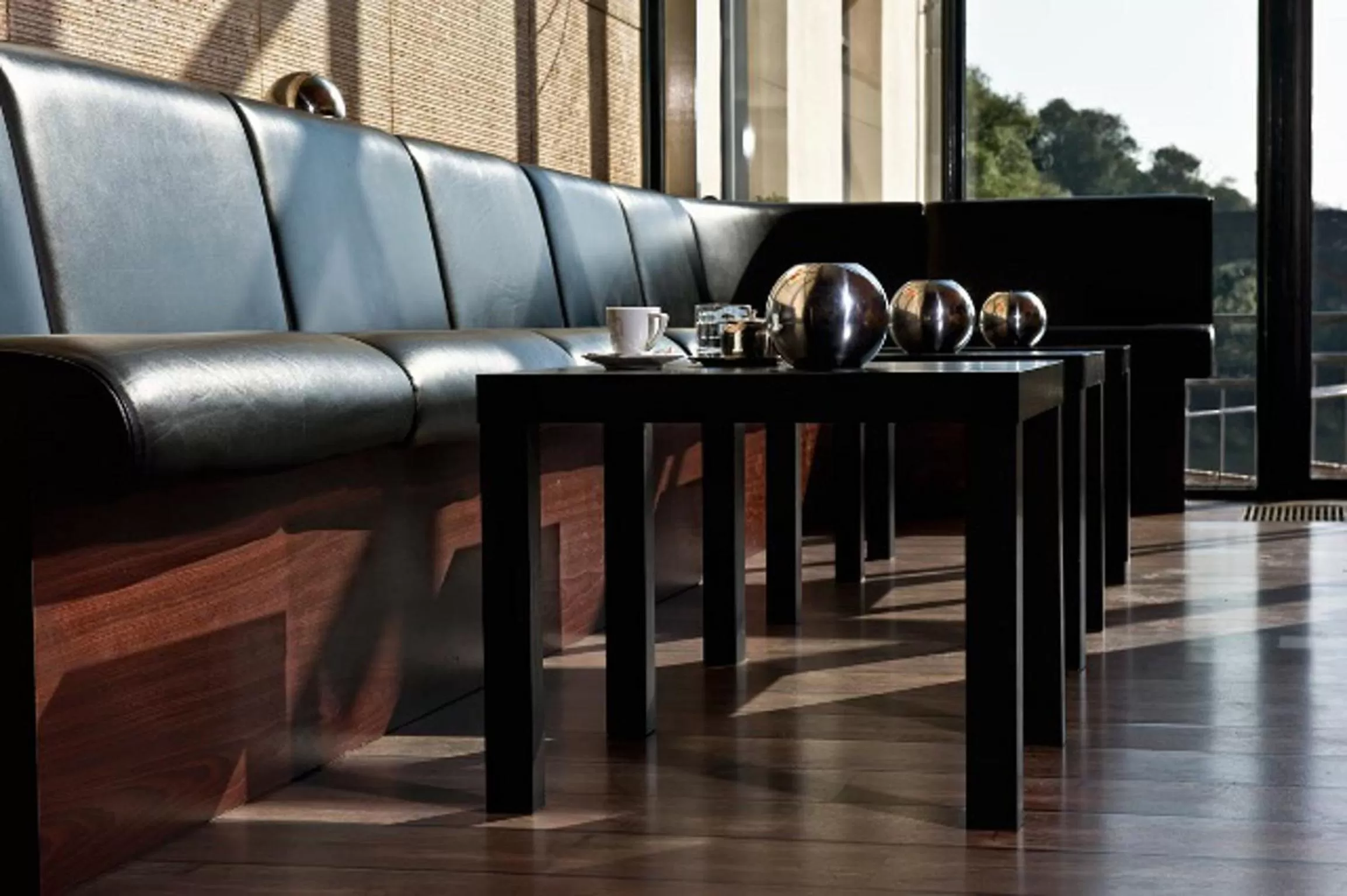 Lounge or bar in SORAT Insel-Hotel Regensburg