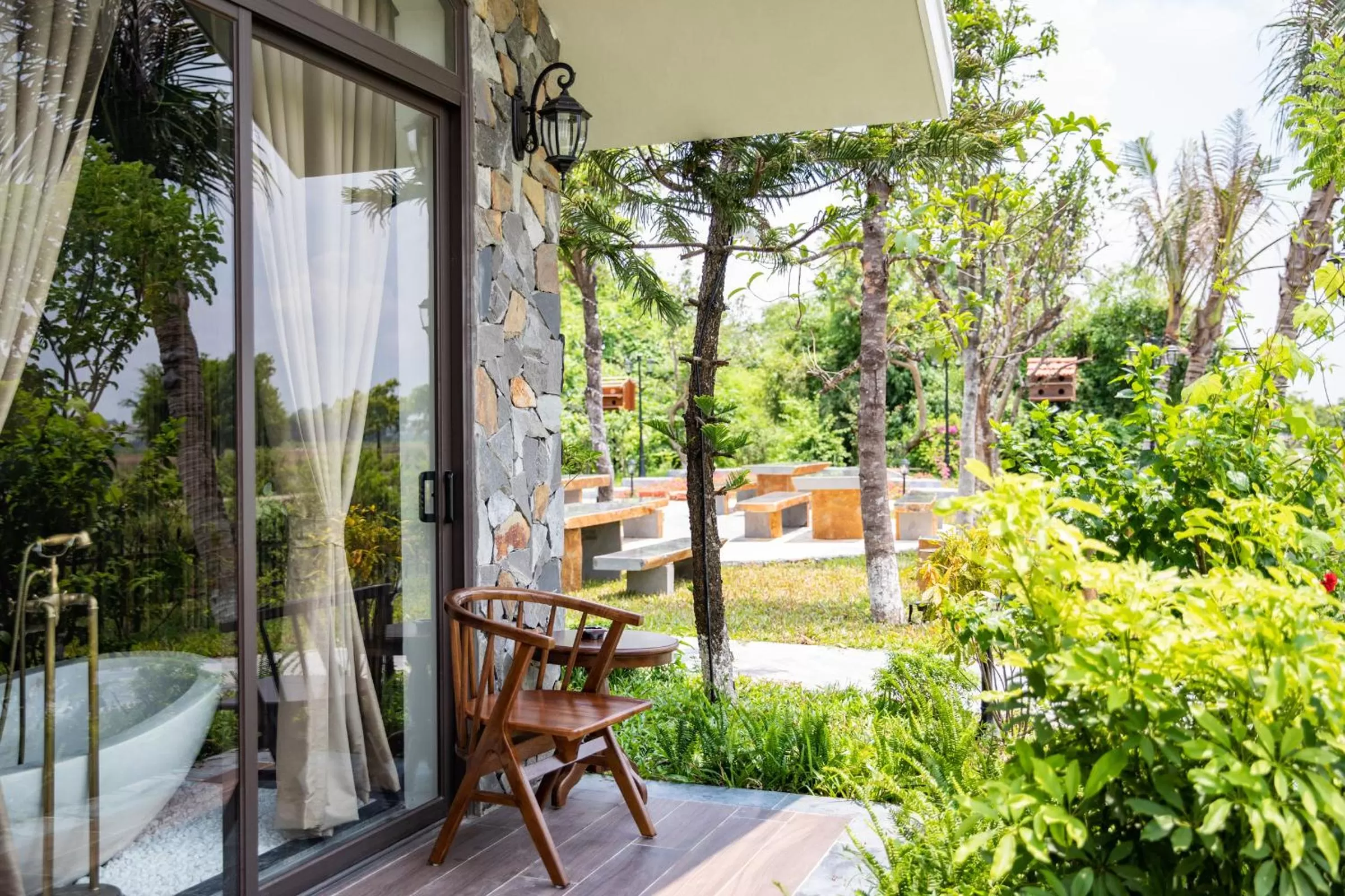 Garden in Bai Dinh Riverside Resort & Spa