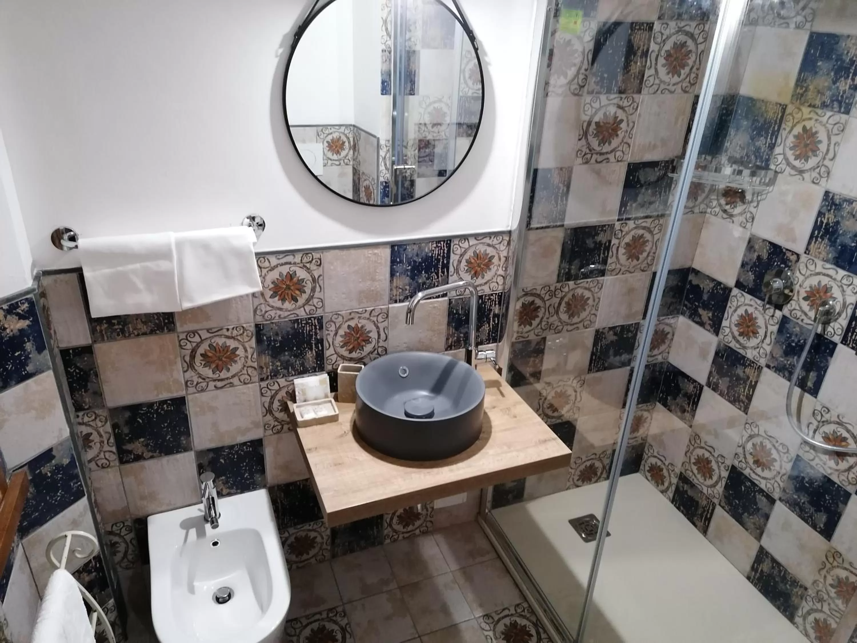 Bathroom in Cicerone Guest House