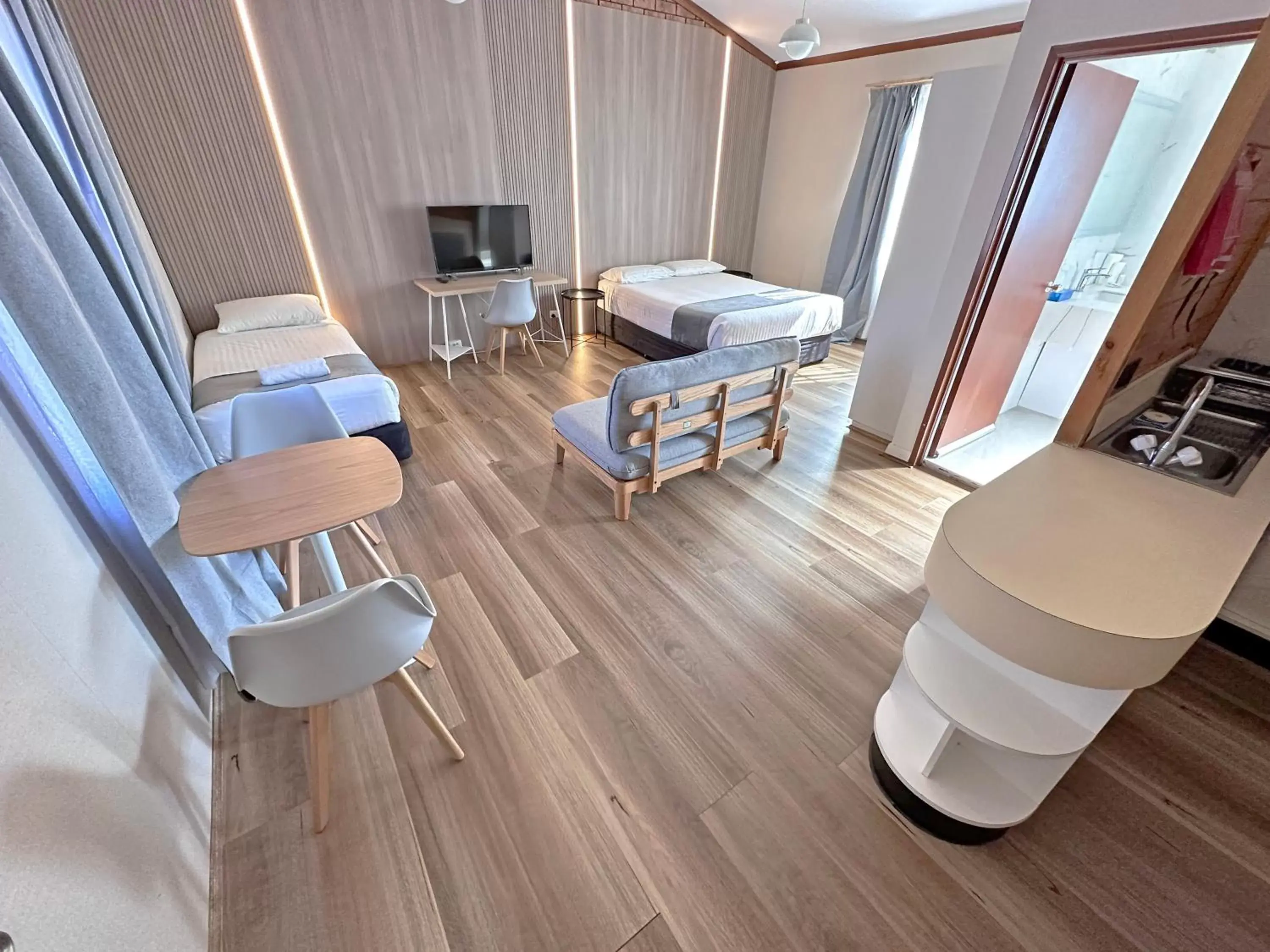 Deluxe Twin with Kitchenette in Spa Village Travel Inn Deluxe Twin with Kitchenette in Spa Village Travel Inn