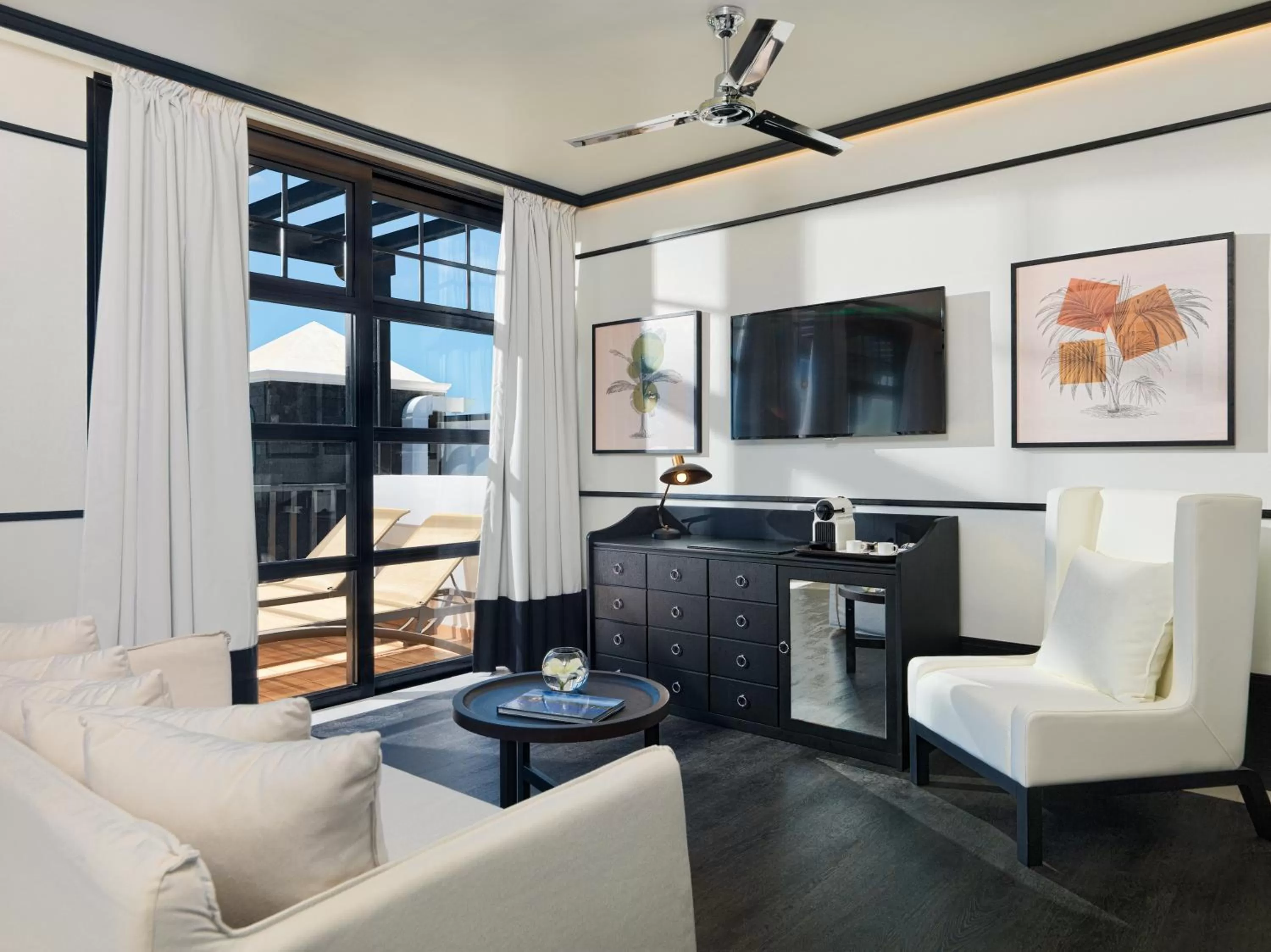 Photo of the whole room in H10 Rubicón Horizons Collection