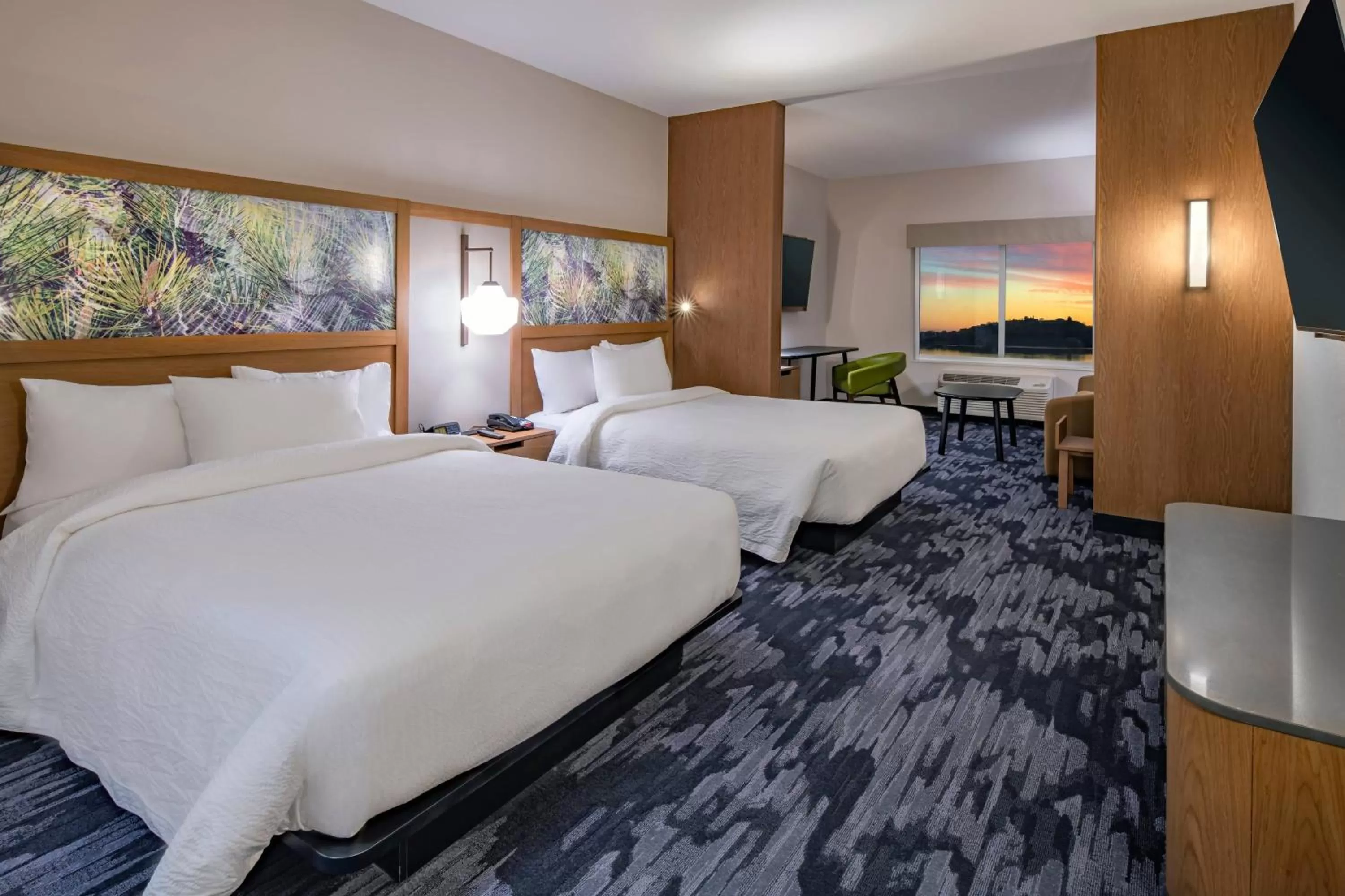 Photo of the whole room, Bed in Fairfield Inn & Suites by Marriott Klamath Falls