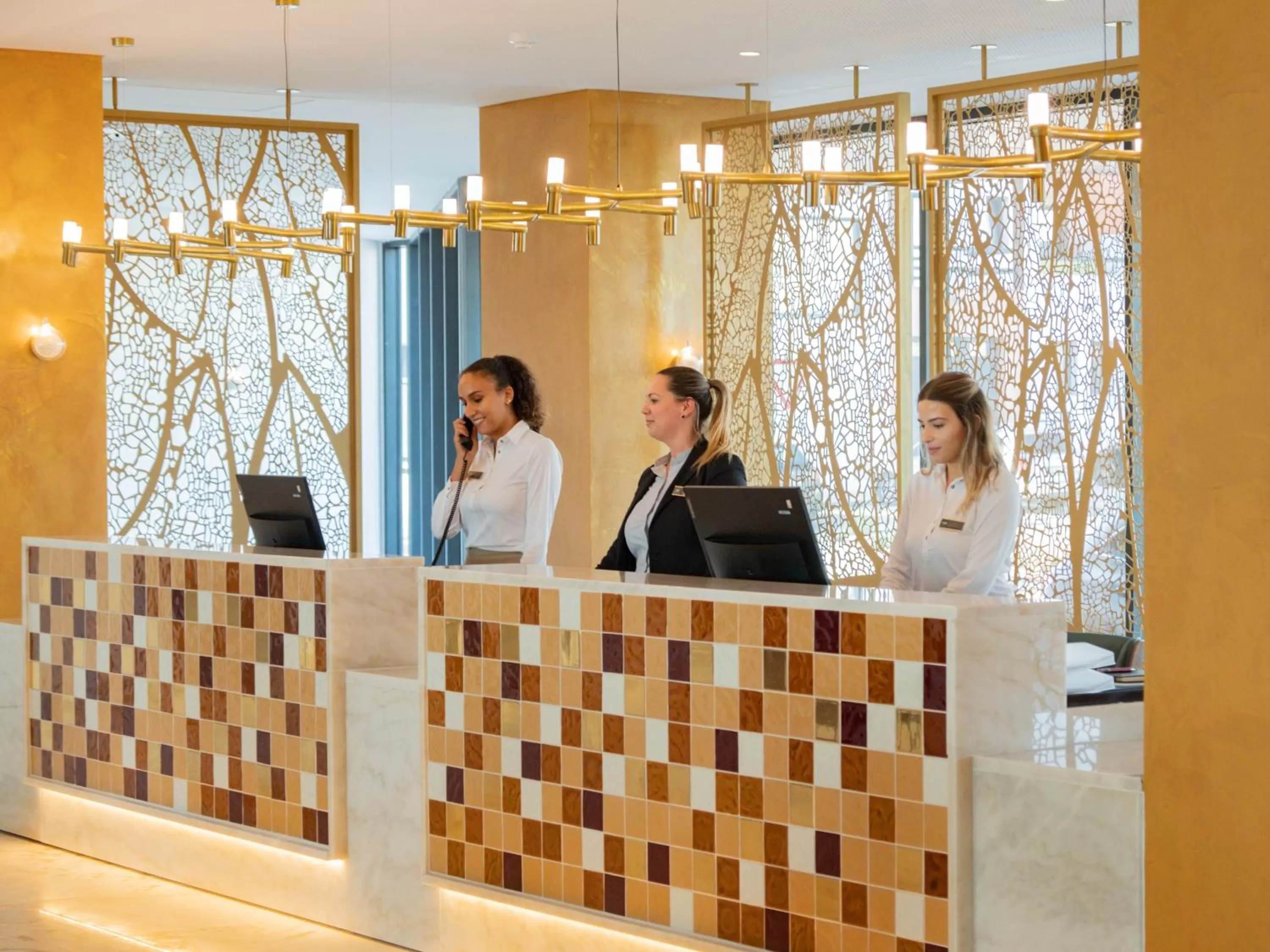 Lobby or reception in Sines Sea View Business & Leisure Hotel