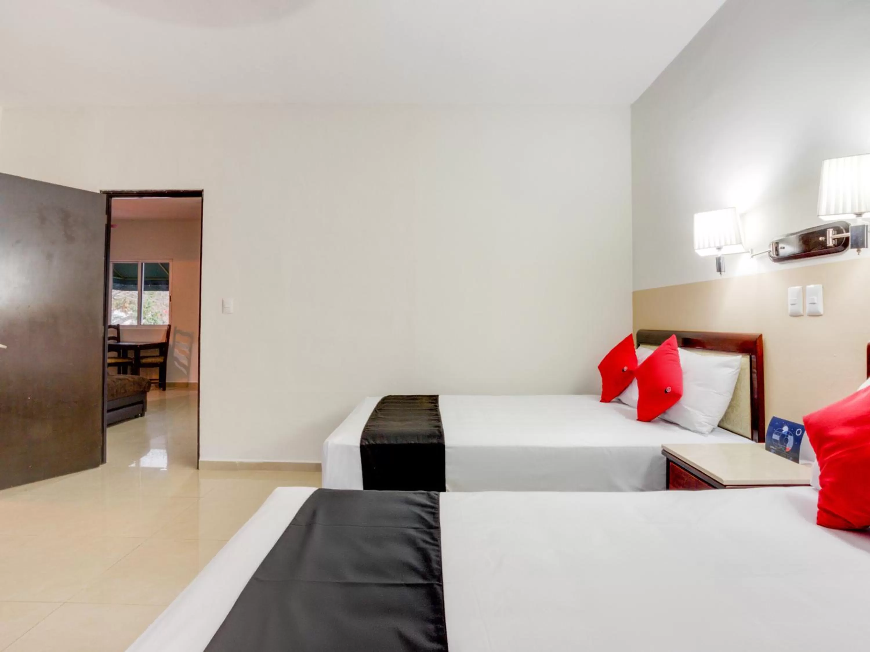 Bedroom, Bed in Hotel Siglo 21 Merida