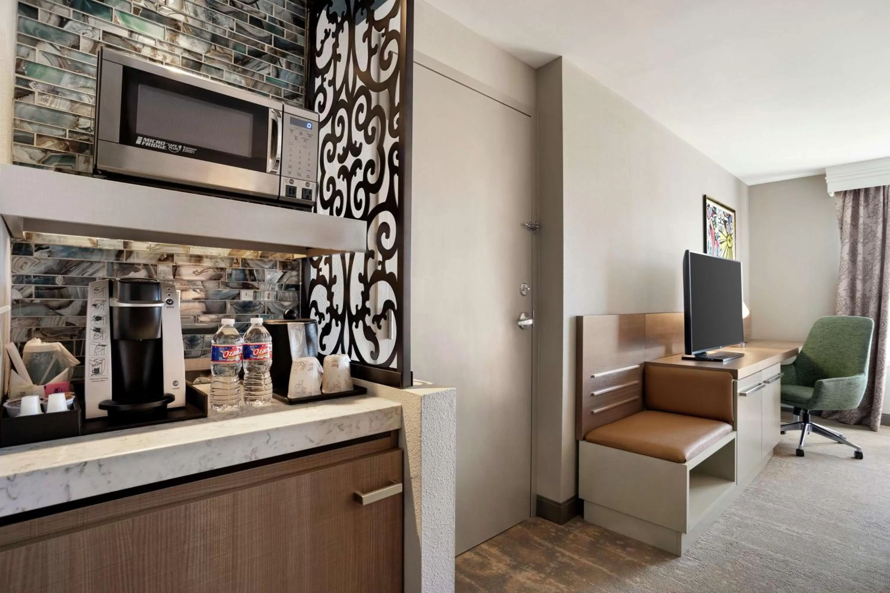 Bedroom in Hilton Garden Inn New Orleans Convention Center