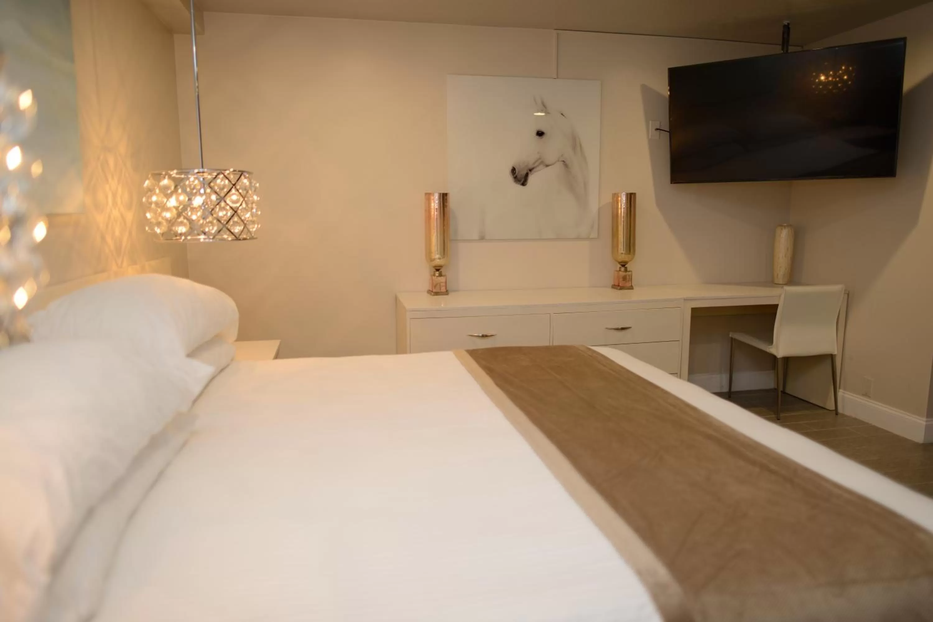 TV and multimedia, Bed in Hotel Le Reve Pasadena