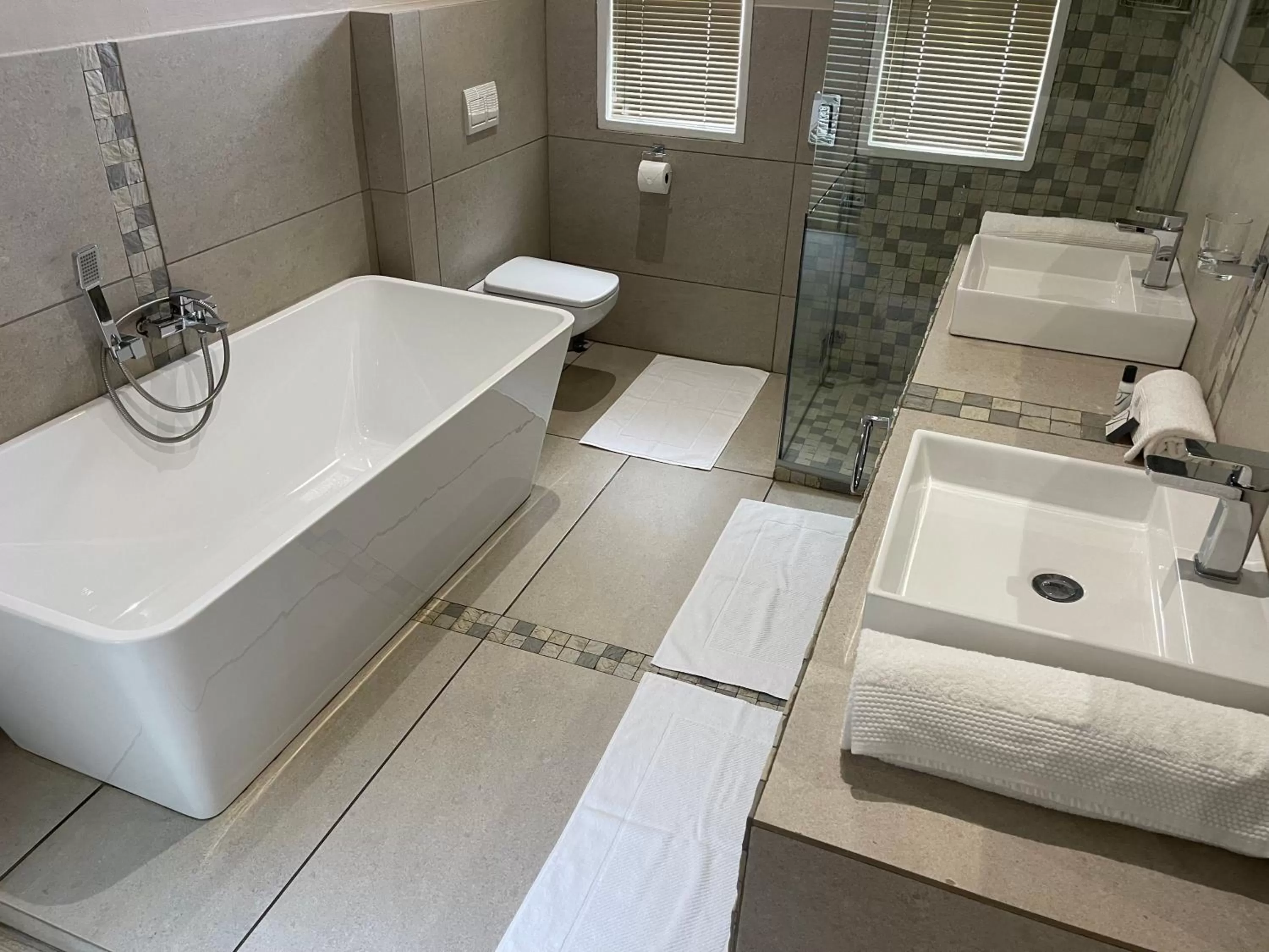 Bathroom in Grants Hill Inn