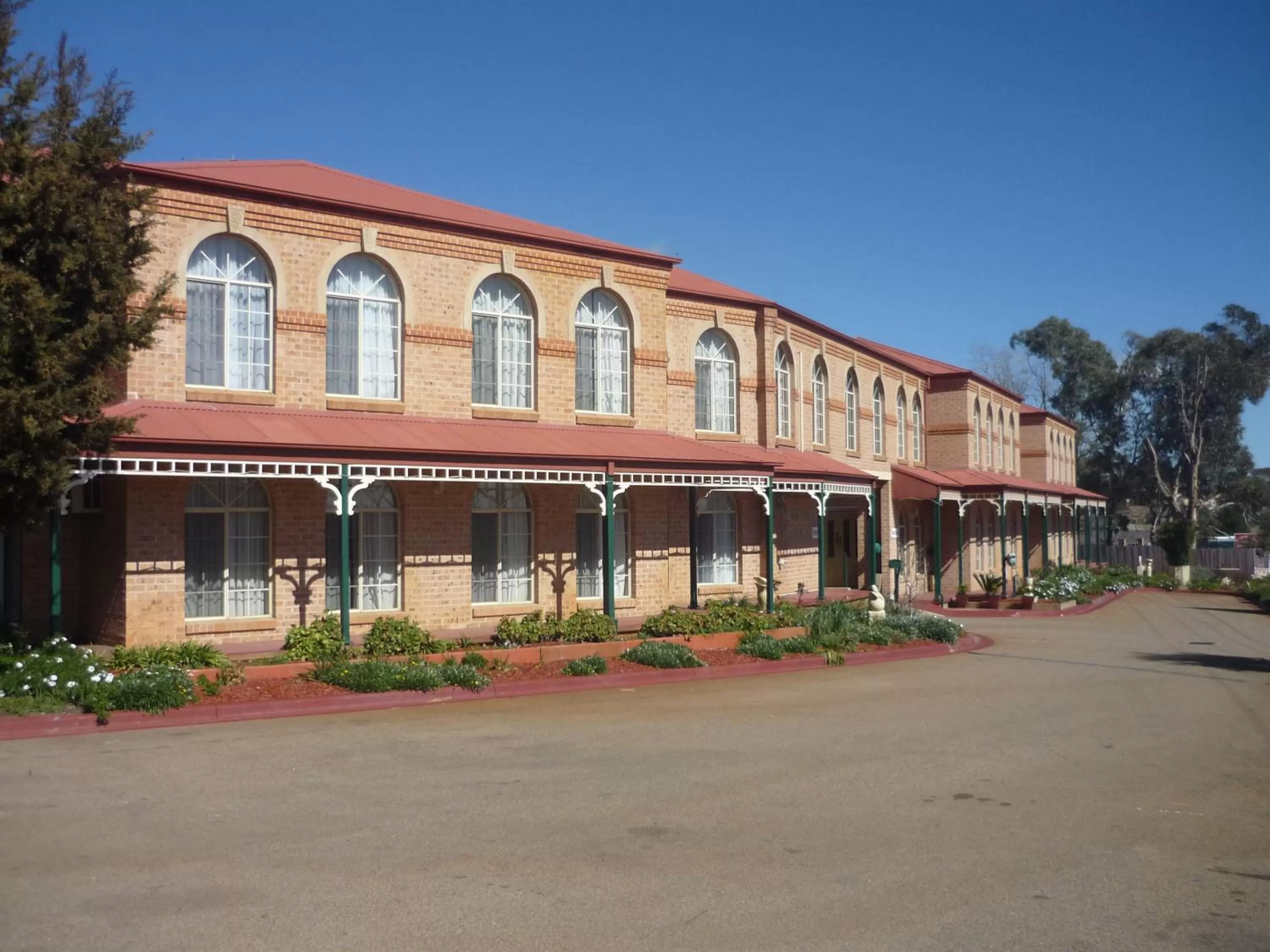 Facade/entrance in Heritage Motor Inn Goulburn