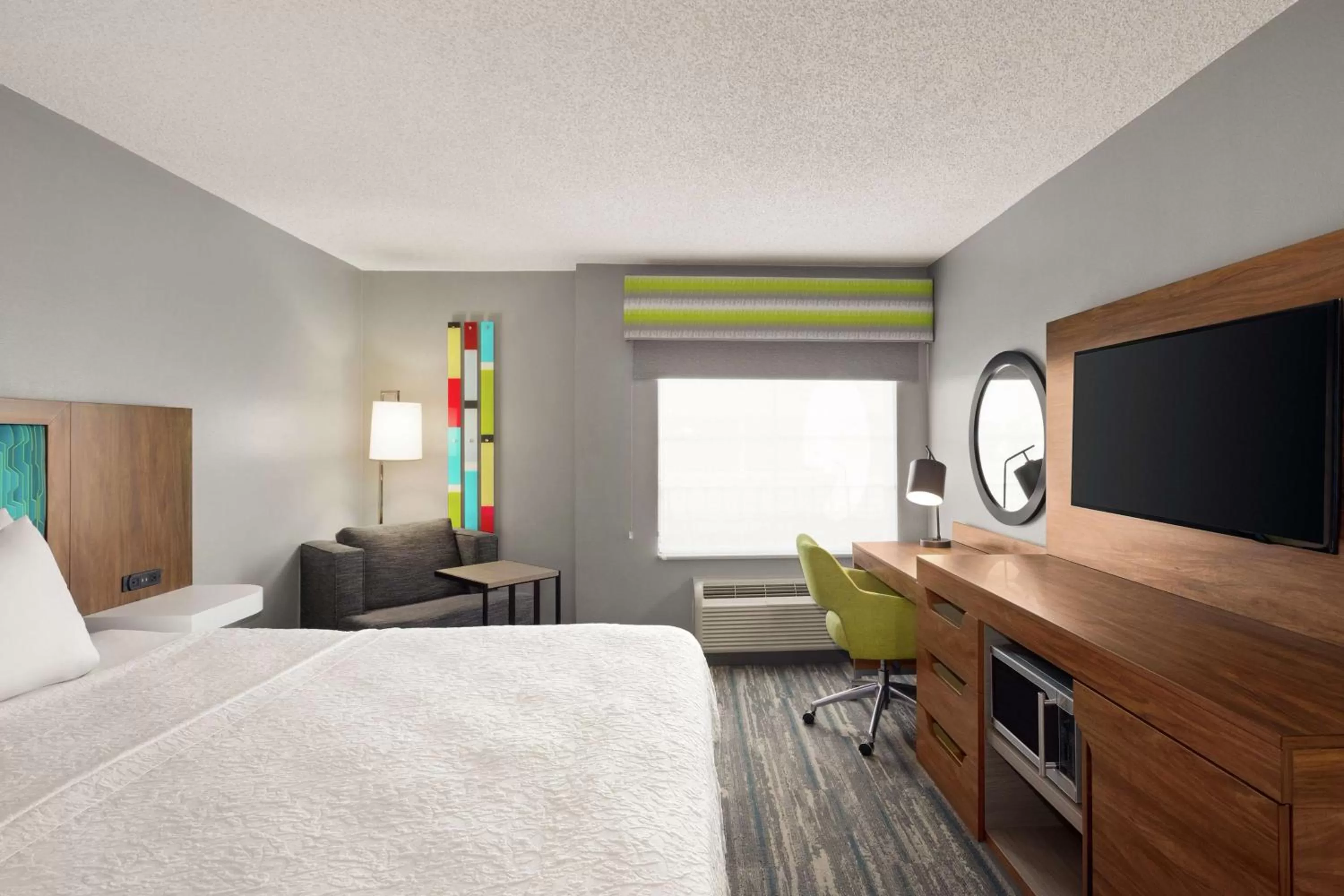 Bedroom, Bed in Hampton Inn & Suites Fort Lauderdale Airport