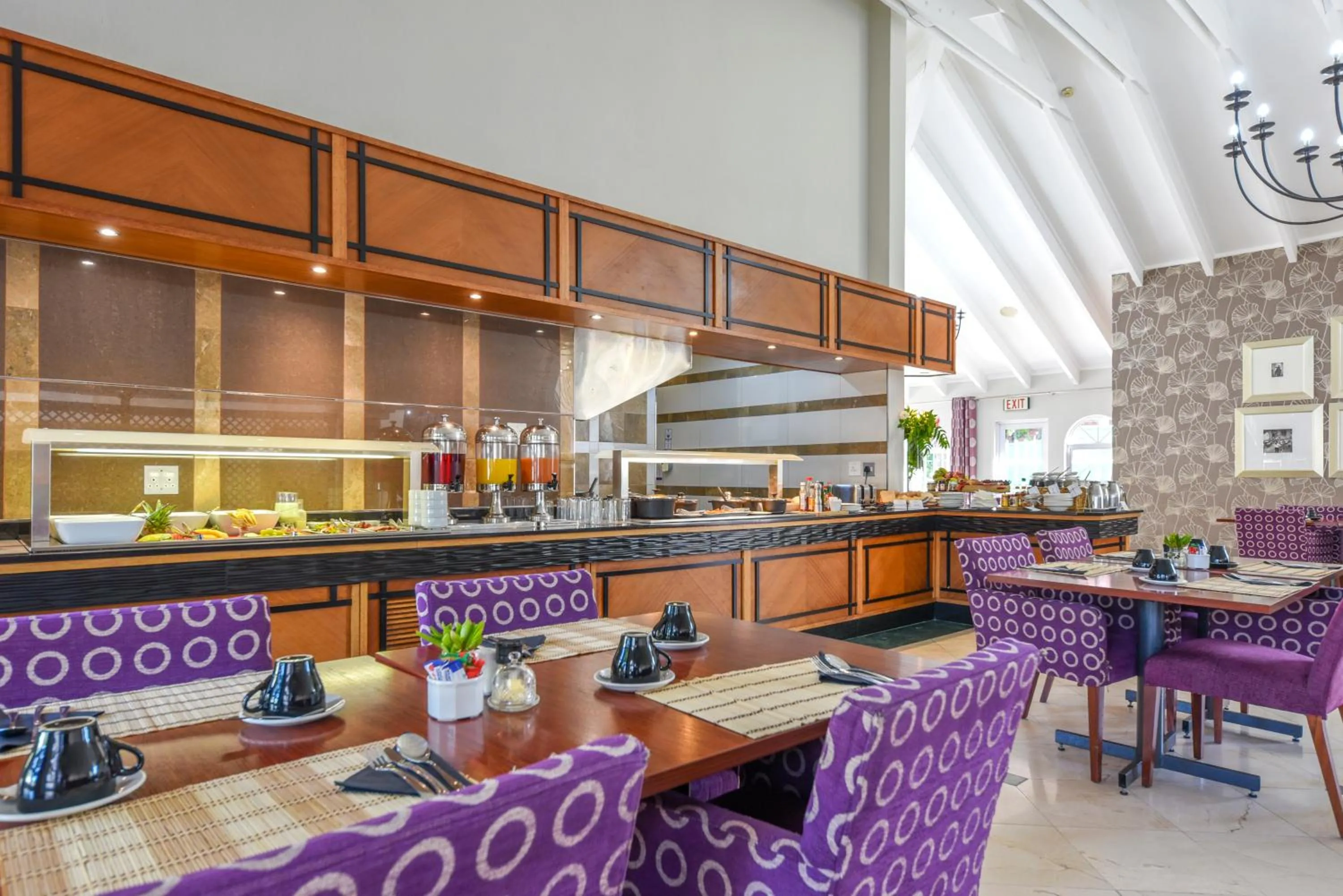 Restaurant/places to eat in Mercure Johannesburg Randburg